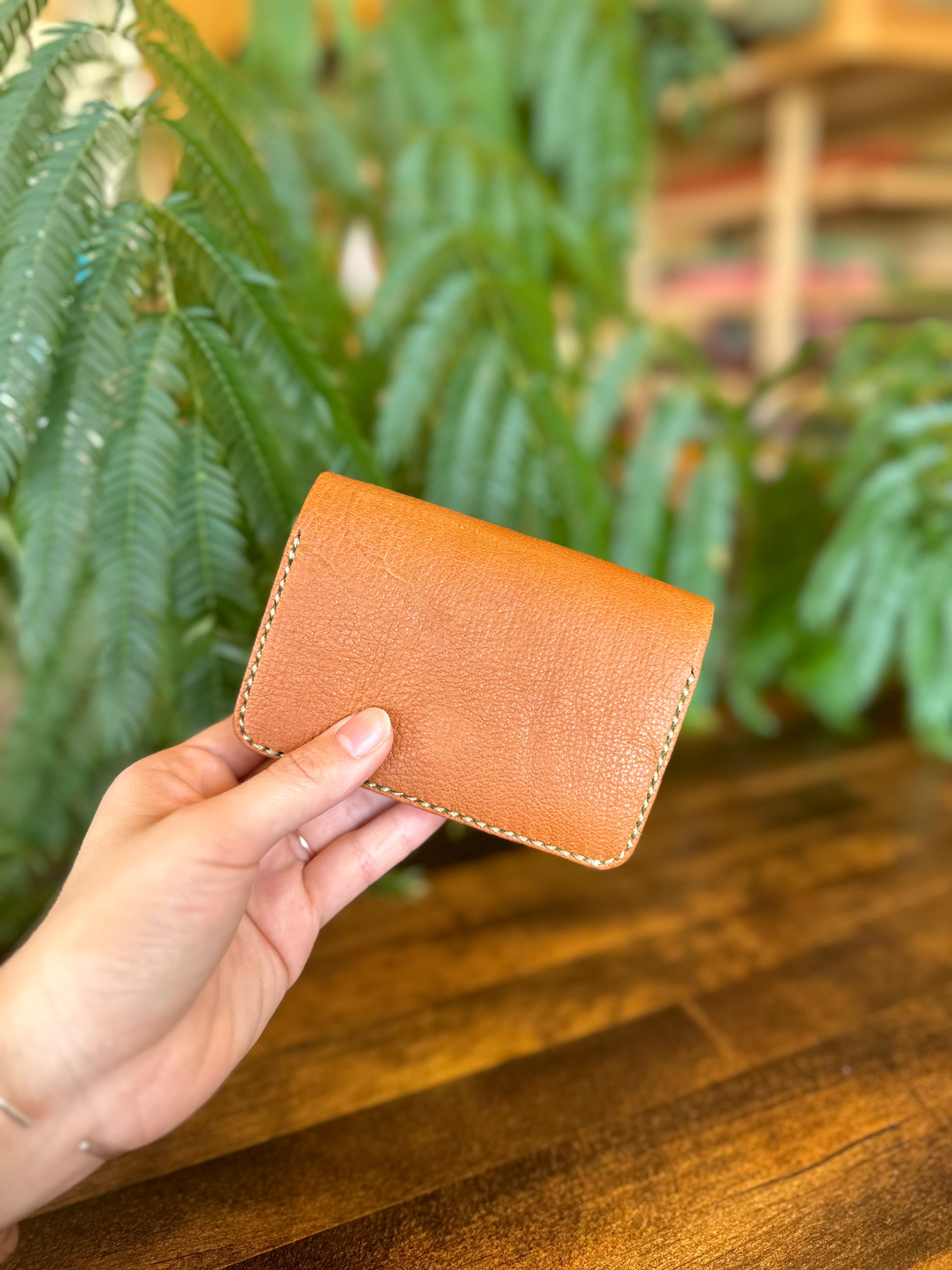 【ブラウン】京都の鹿の小ぢんまり財布。