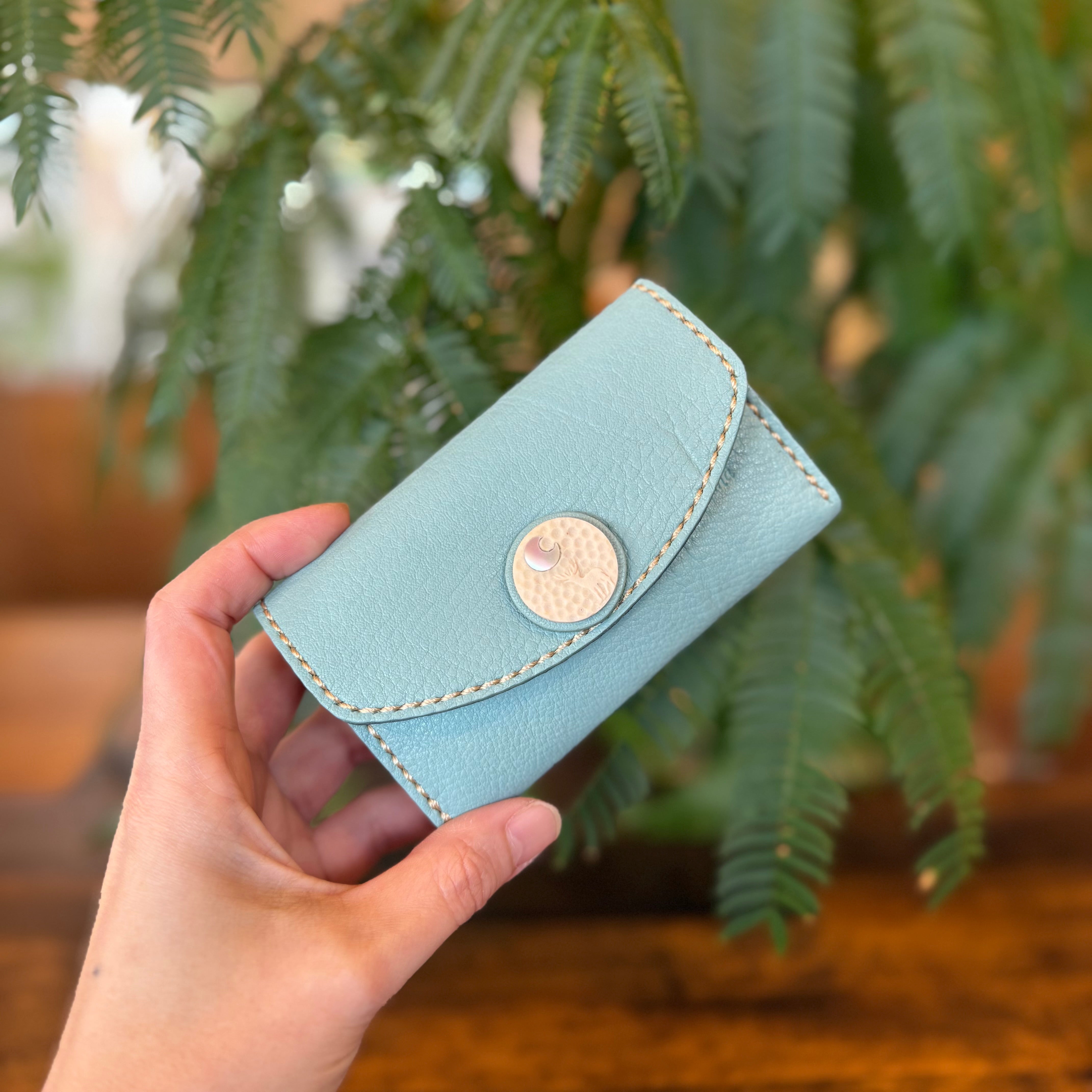 Wallet business card holder (Horns with Yakushika relief and luminous shell crescent moon)