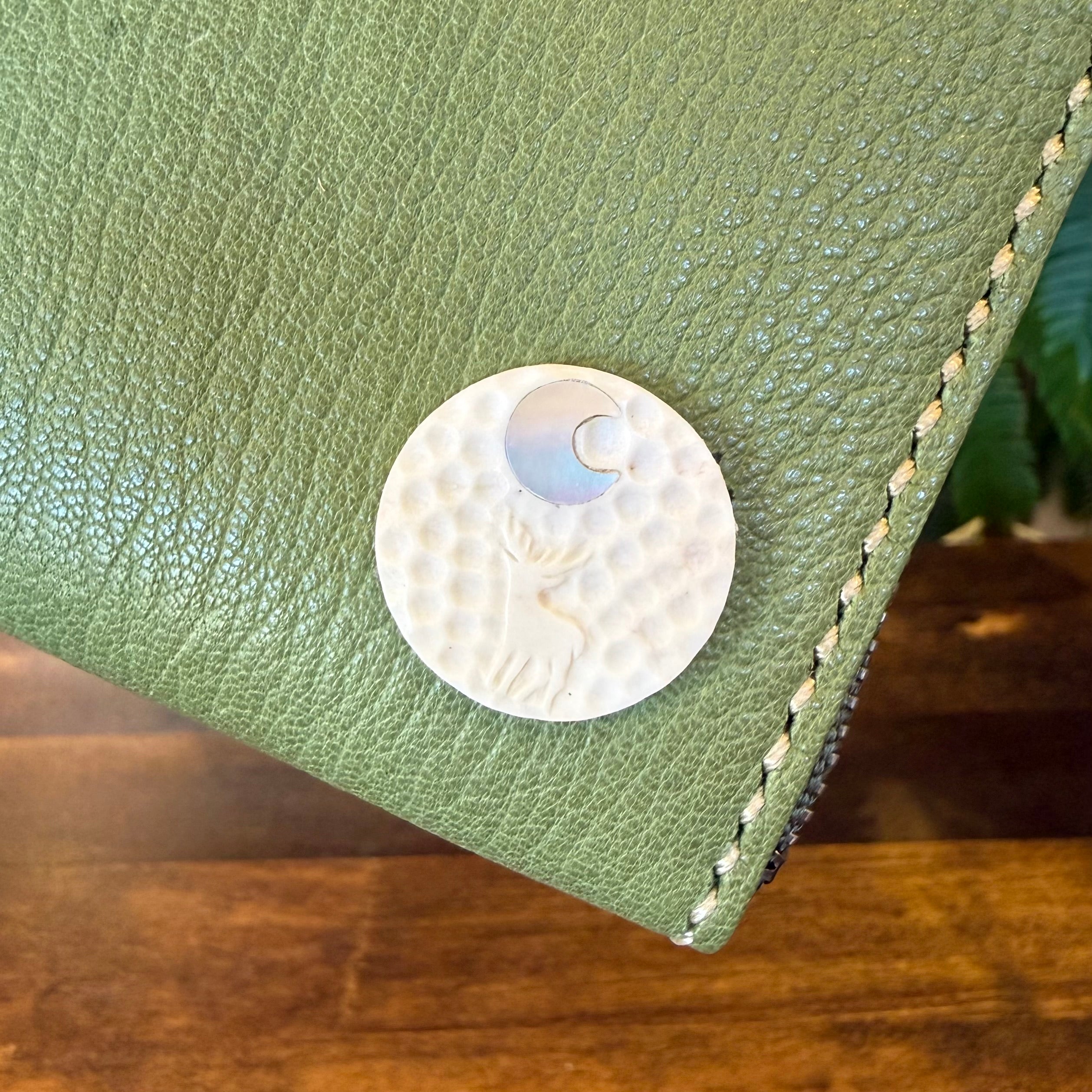 【屋久鹿革】島財布セミロング(苔色)