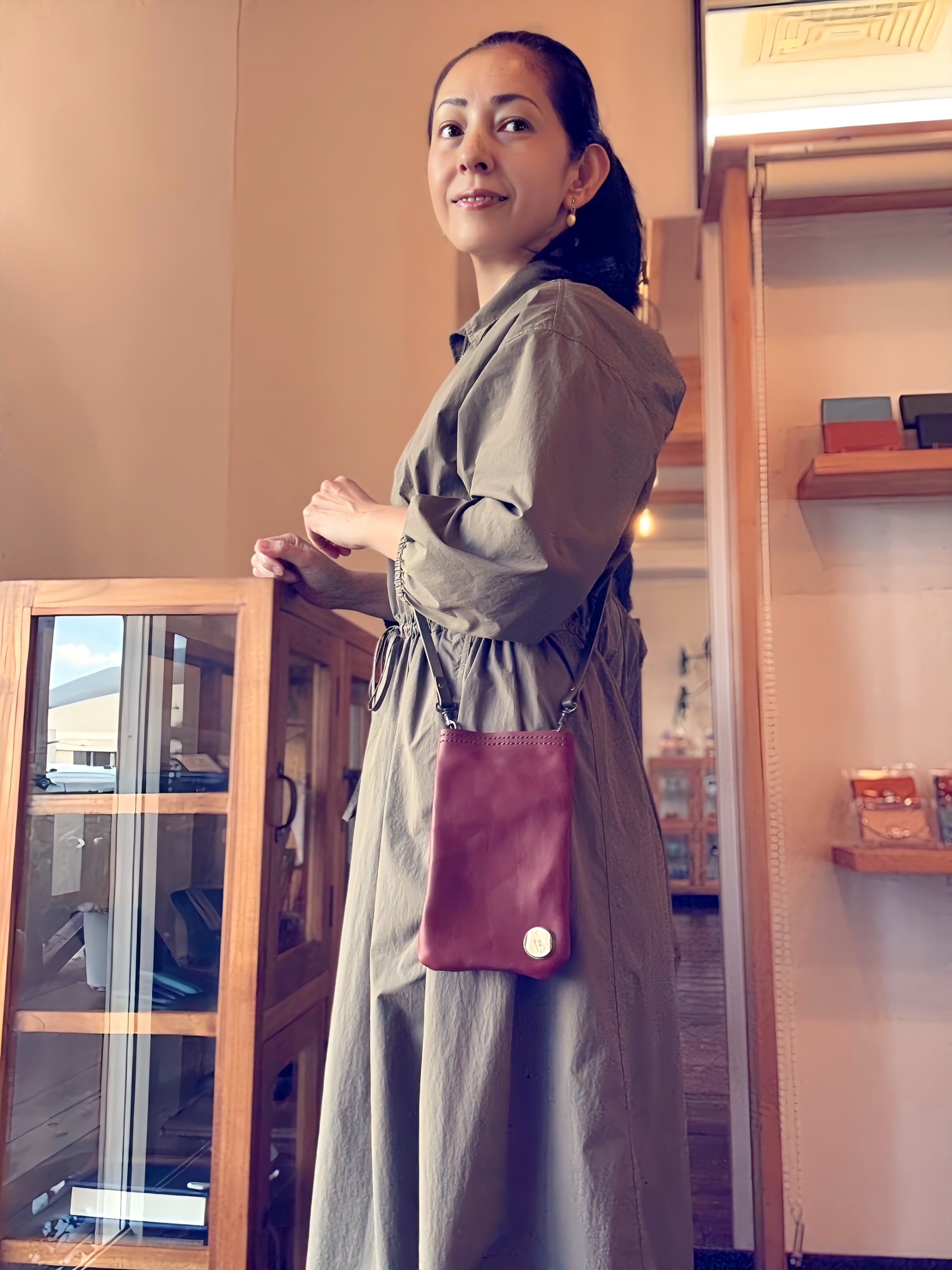 スマホサコッシュ・栃木レザー×屋久鹿革(ワイン)