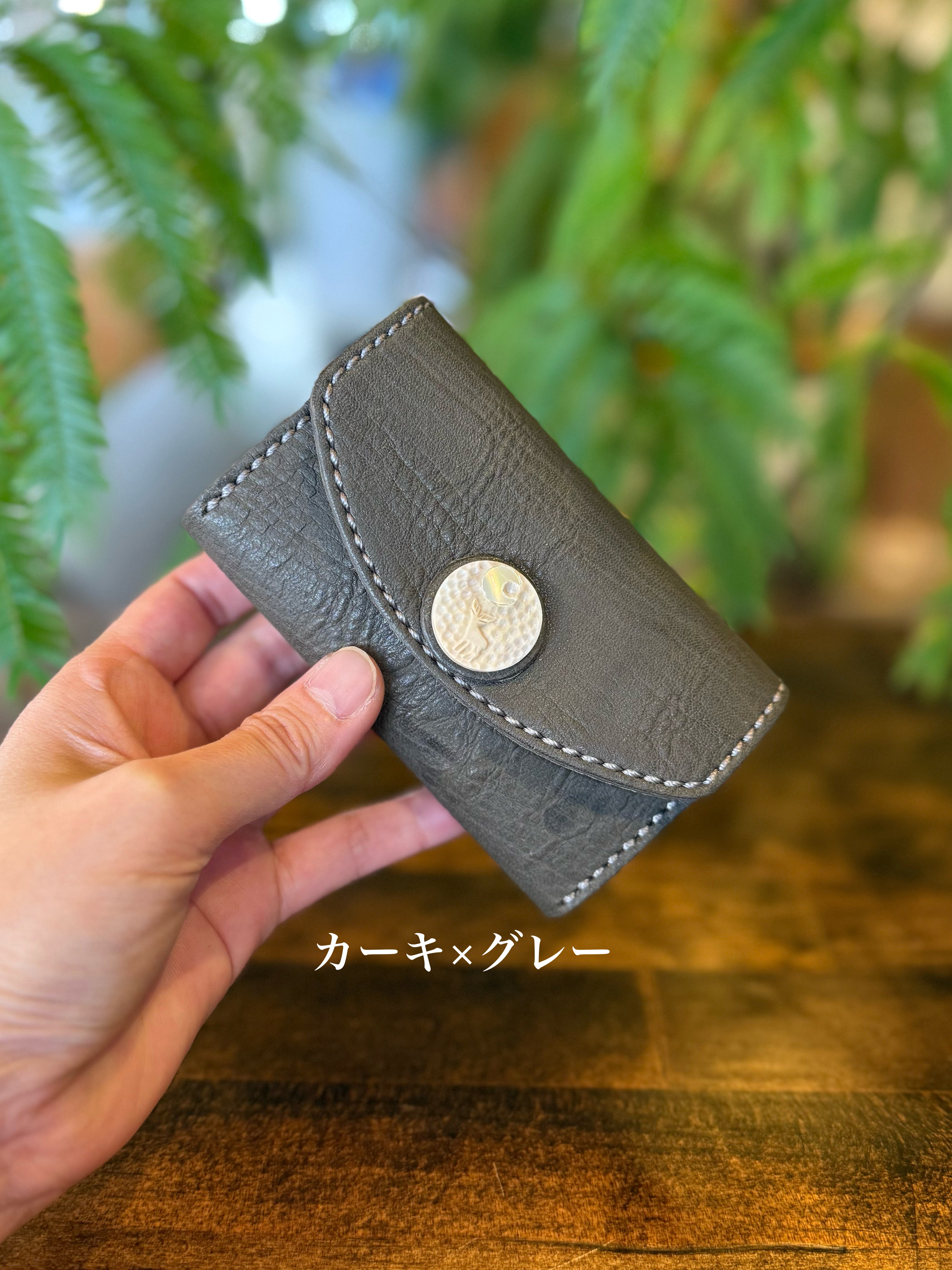 【屋久鹿革】おさいふ名刺入れ (ツノにヤクシカレリーフ・夜光貝の三日月)