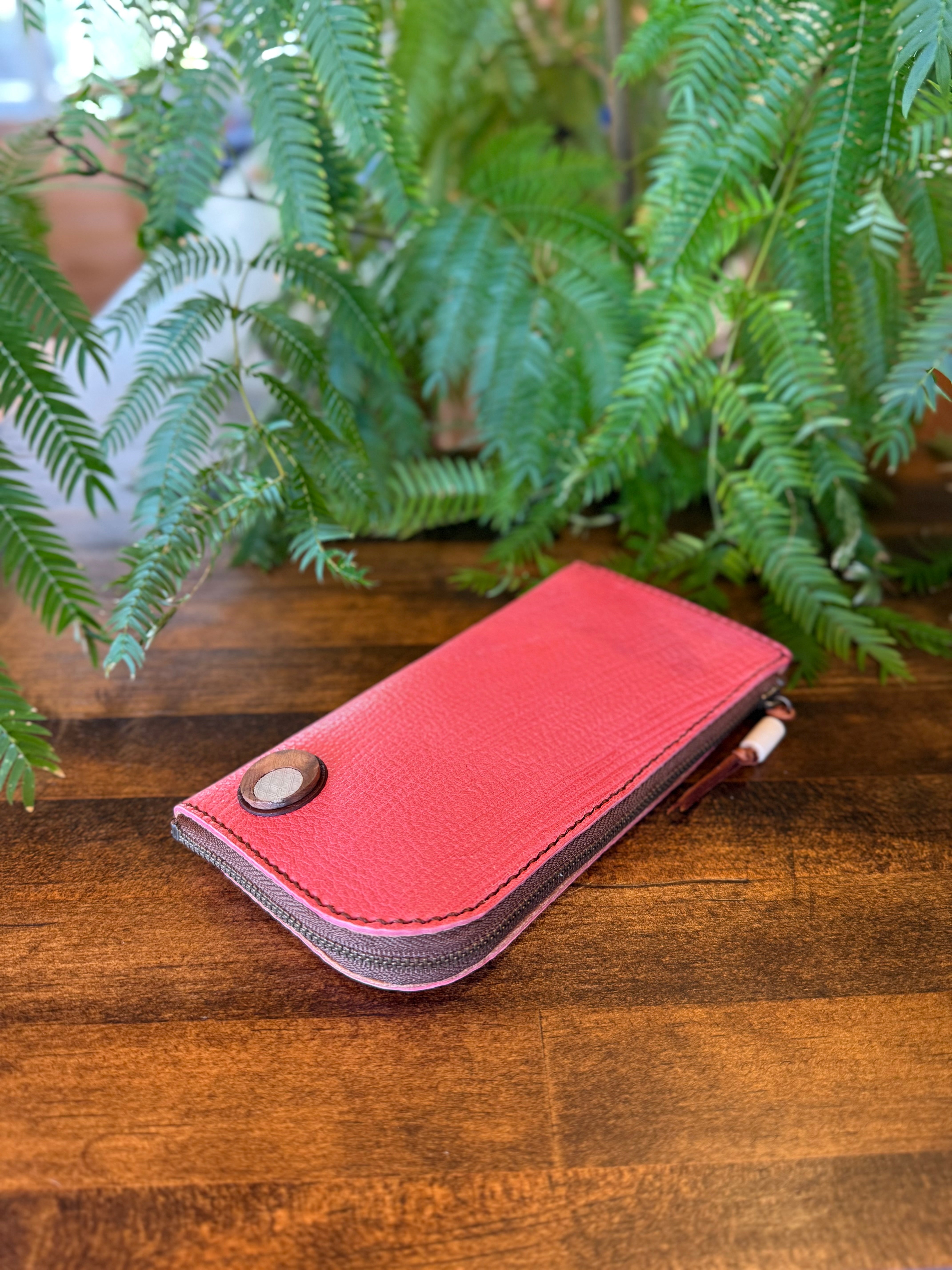 【屋久鹿革】島財布セミロング(カードポケット・屋久杉と夜光貝の切子柄ボタン付)