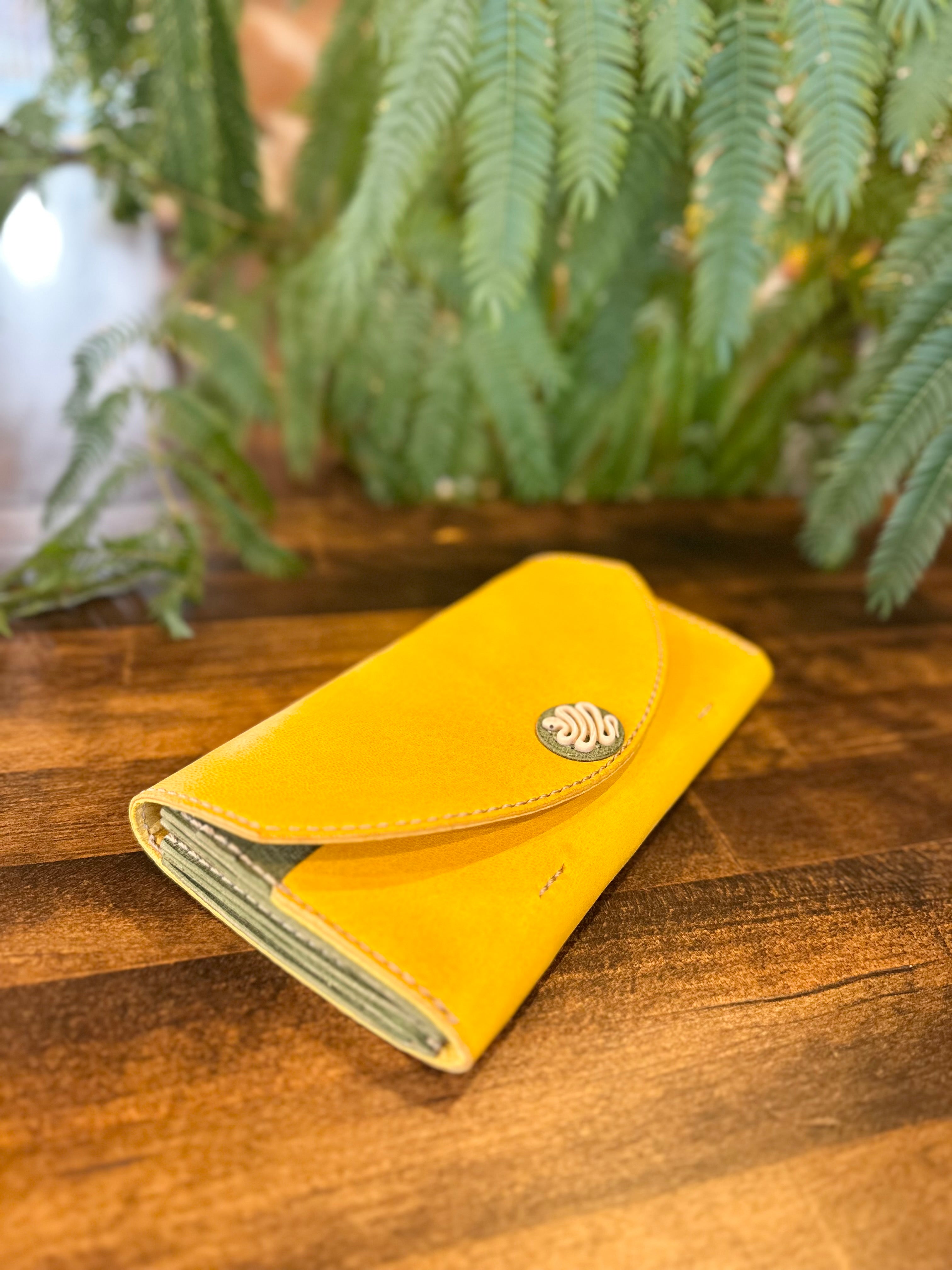 【屋久鹿革】白蛇と一粒万倍日のロングウォレット【受注生産】