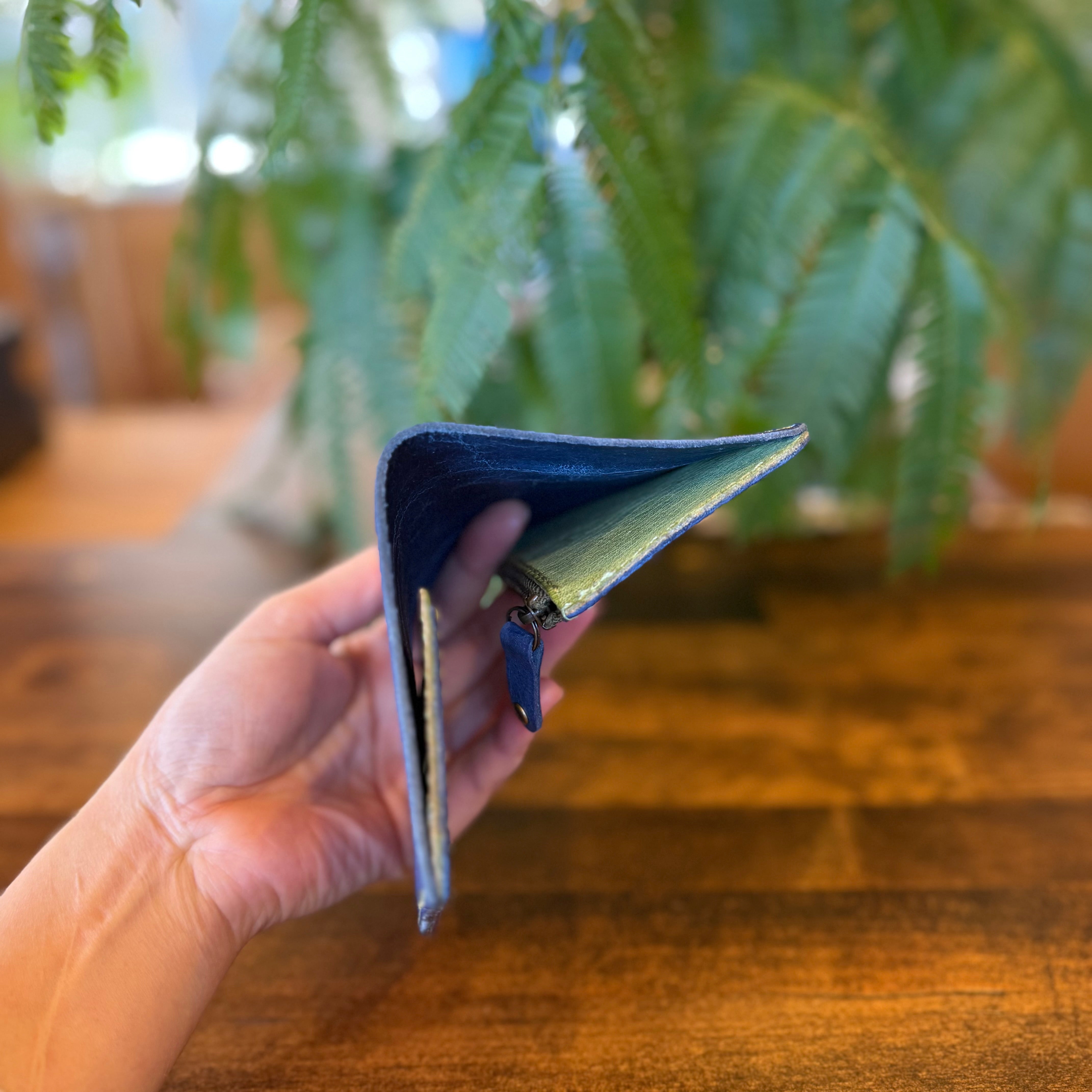 【蝦夷鹿革】家計管理Wallet(ブルー)