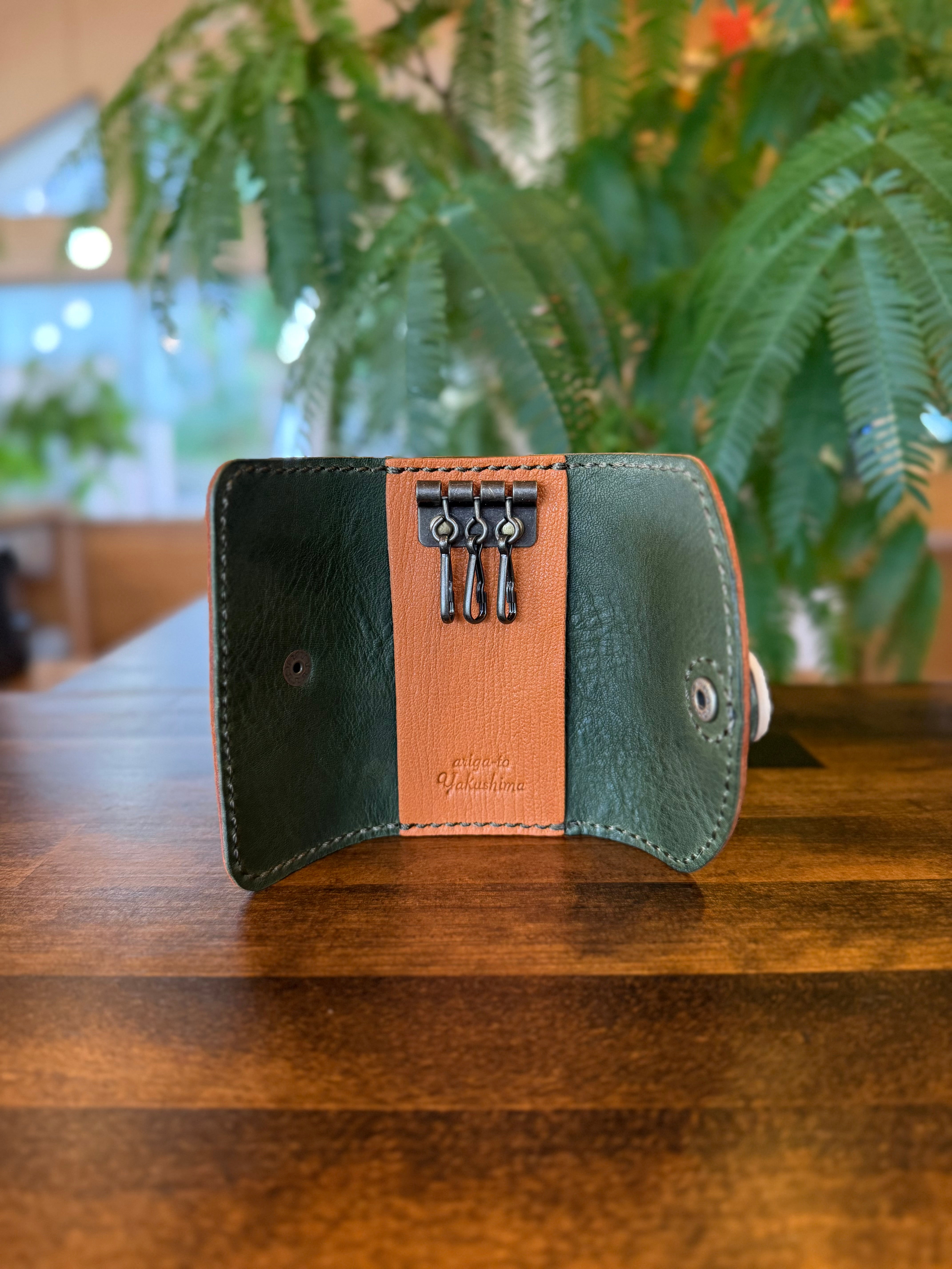 【屋久鹿革】キーケース(ツノにヤクシカ・夜光貝の三日月)