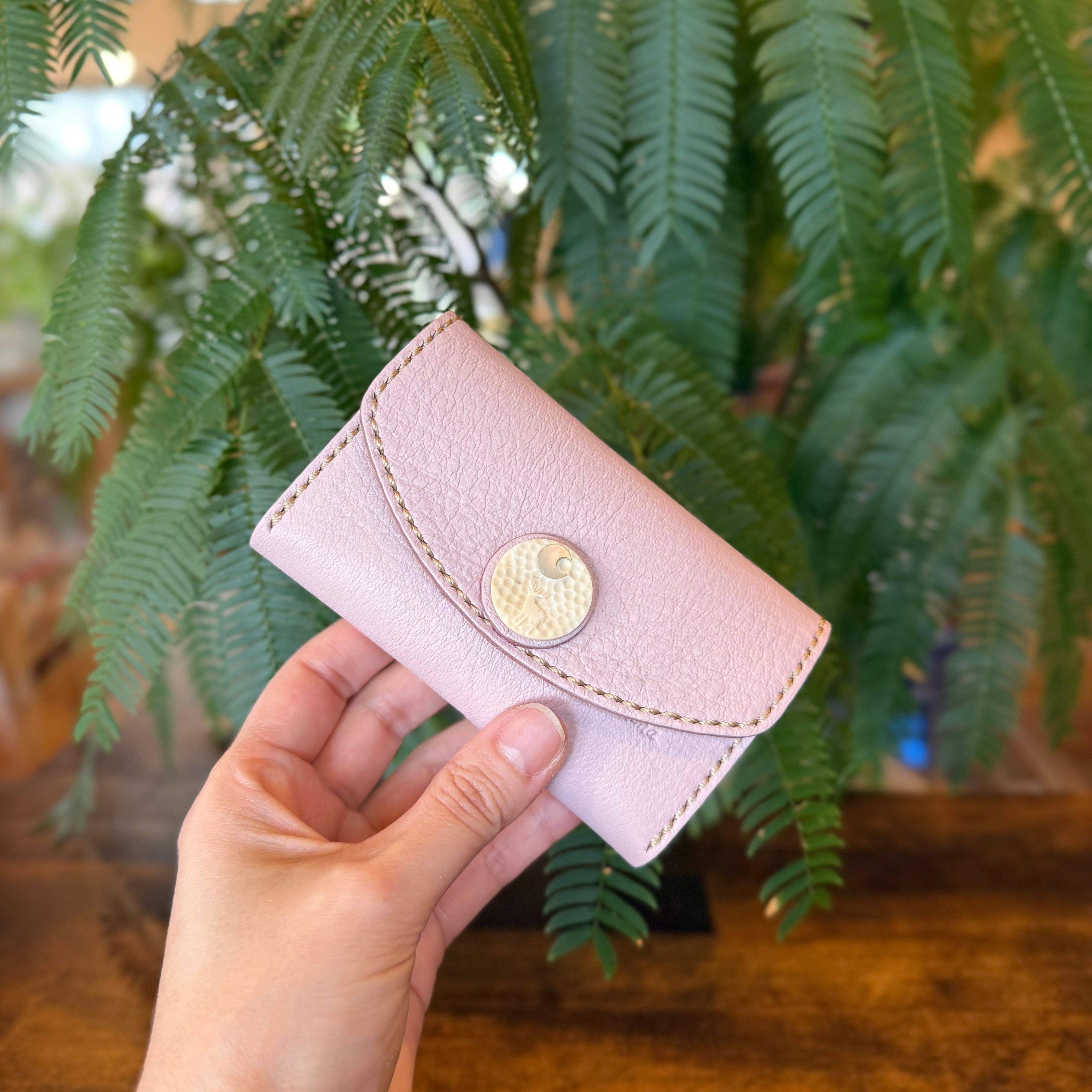 Wallet business card holder (Horns with Yakushika relief and luminous shell crescent moon)