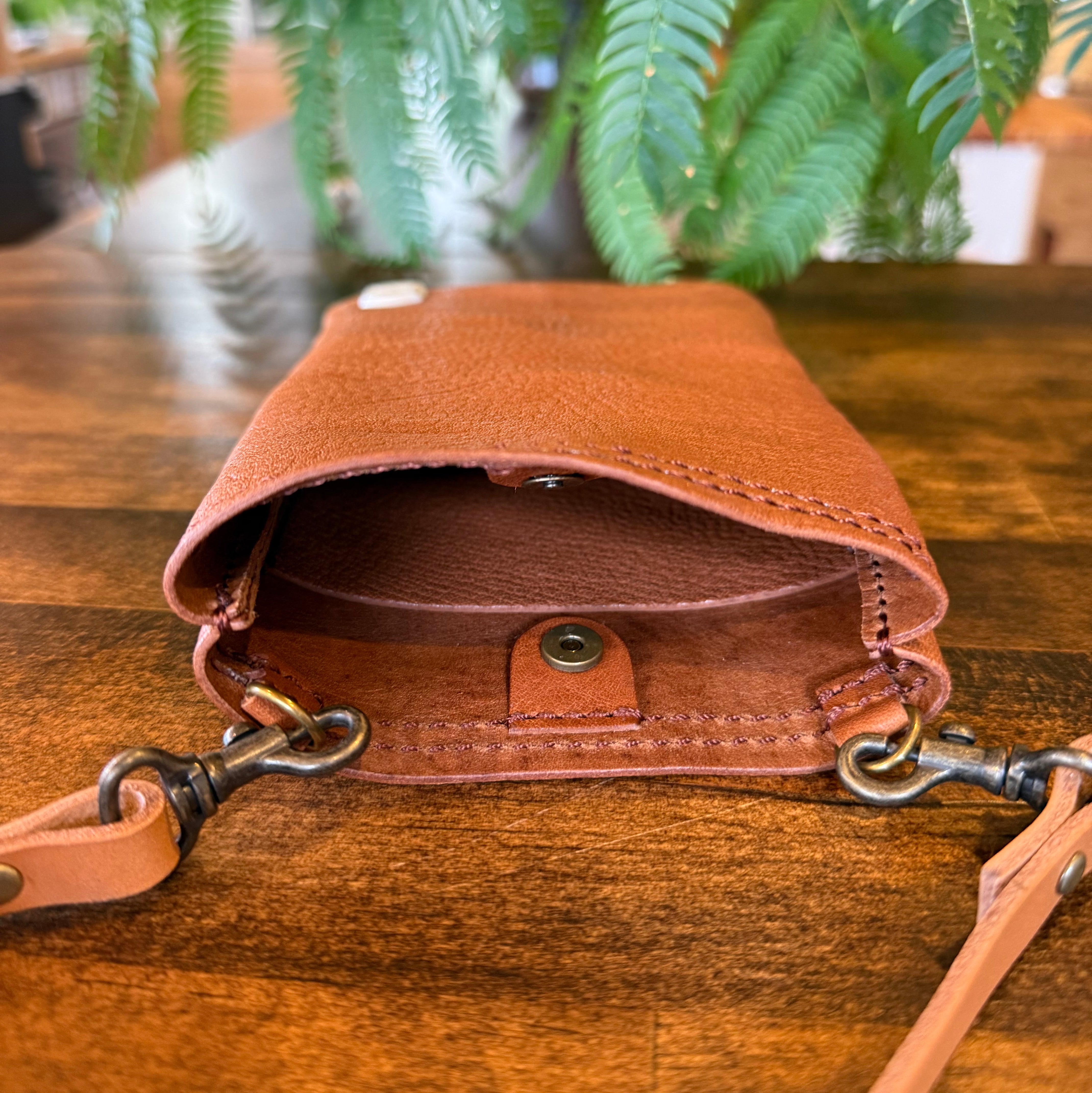 サコッシュ・京鹿革×屋久鹿のツノ(ブラウン)