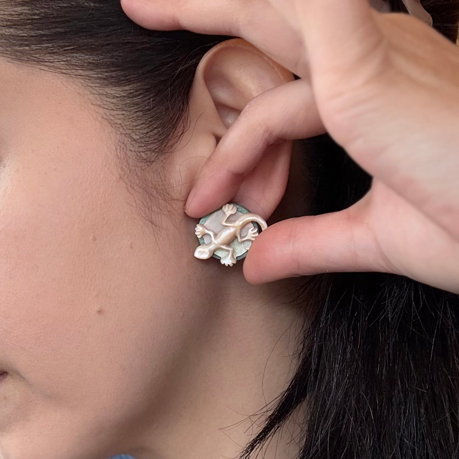 屋久島産・夜光貝ヤモリ ピアリ