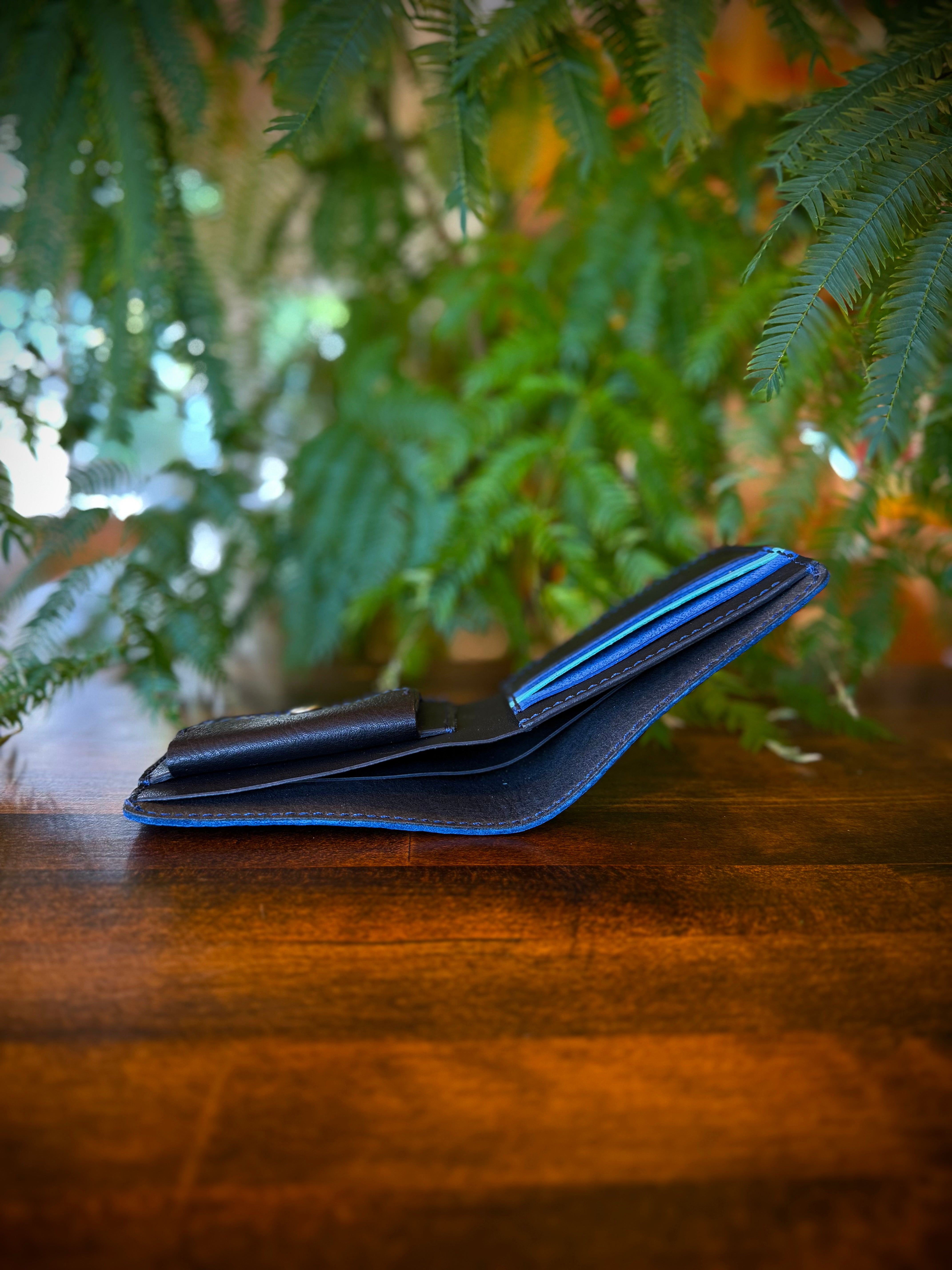 【蝦夷鹿革】二つ折り財布(ブルー)