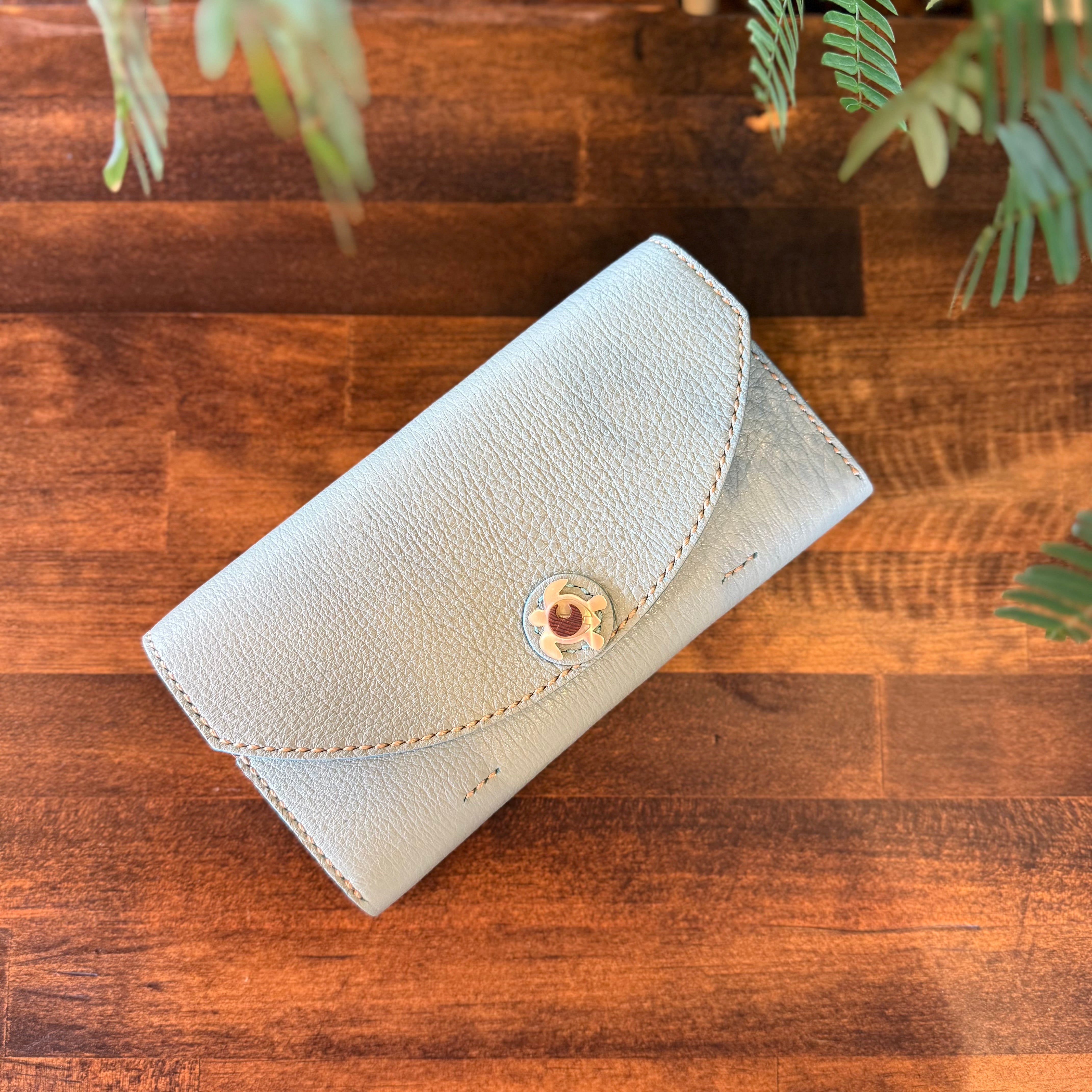 Yakushima Deer Leather Long Wallet – Sea Turtle (Turquoise × Light Camel)