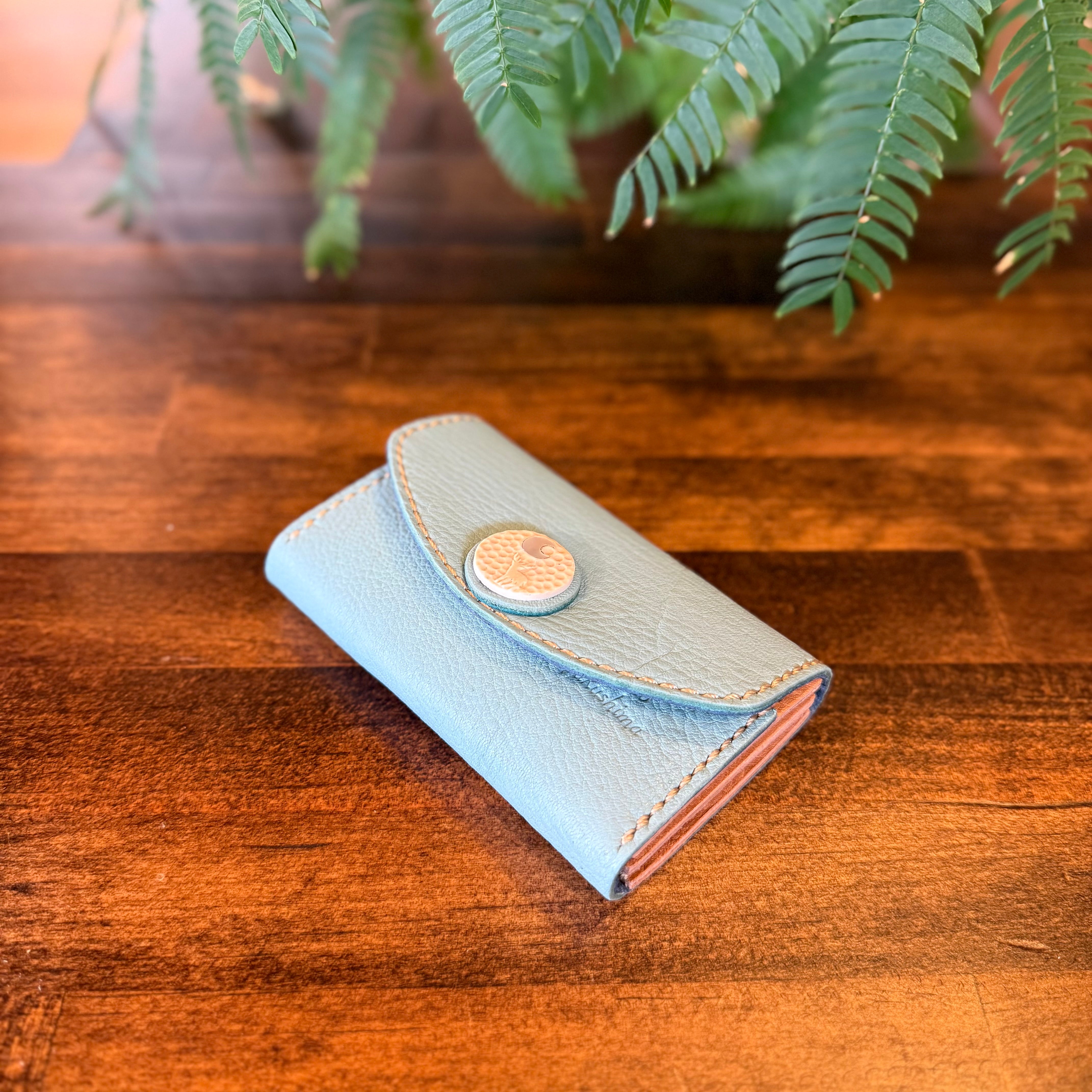 Wallet business card holder (Horns with Yakushika relief and luminous shell crescent moon)