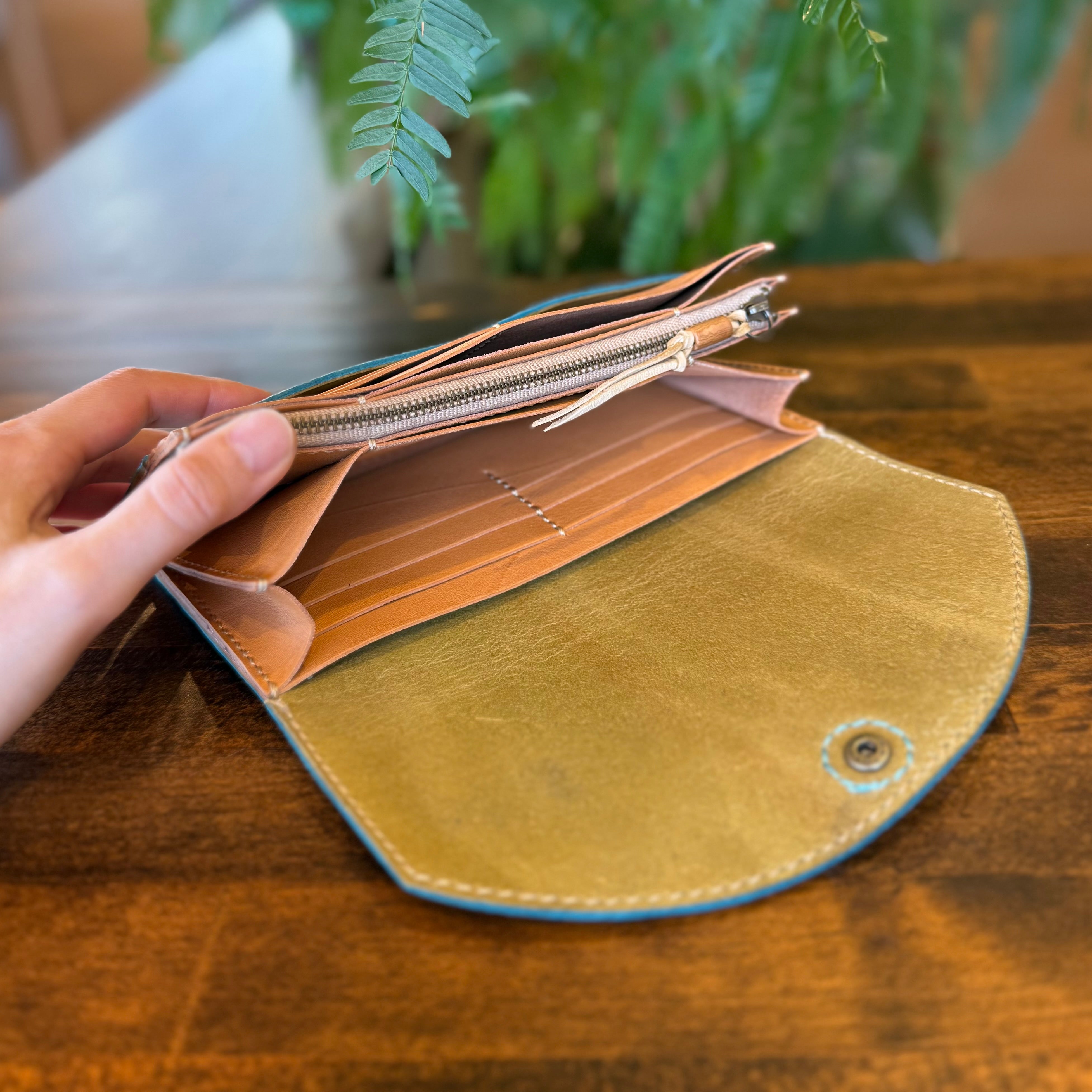 Yakushima Deer Leather Long Wallet – Sea Turtle (Turquoise × Light Camel)