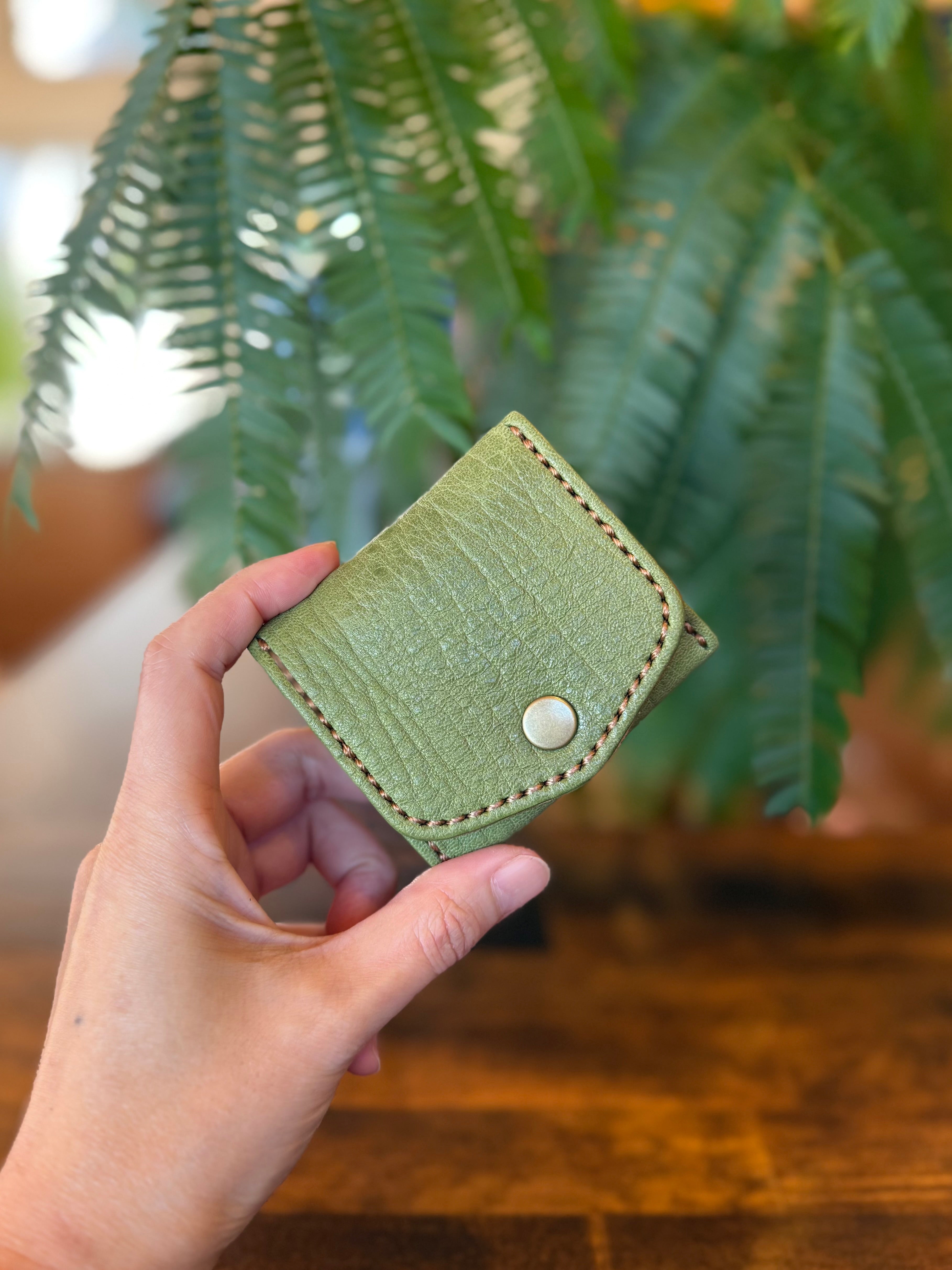 【屋久鹿革×京鹿革】BOX型コインケース(苔色×ブラウン)