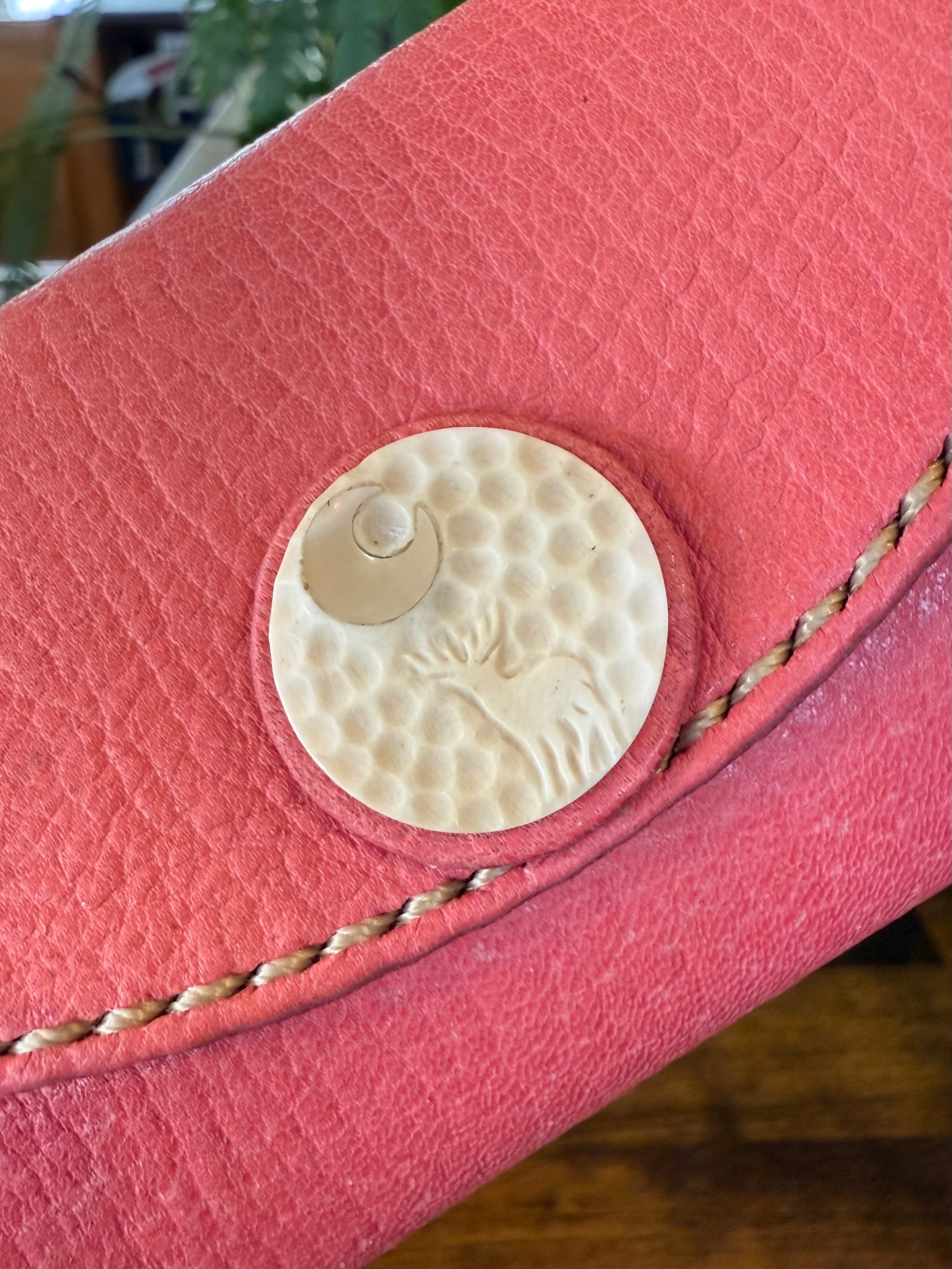 【屋久鹿革】おさいふ名刺入れ (ツノにヤクシカレリーフ・夜光貝の三日月)