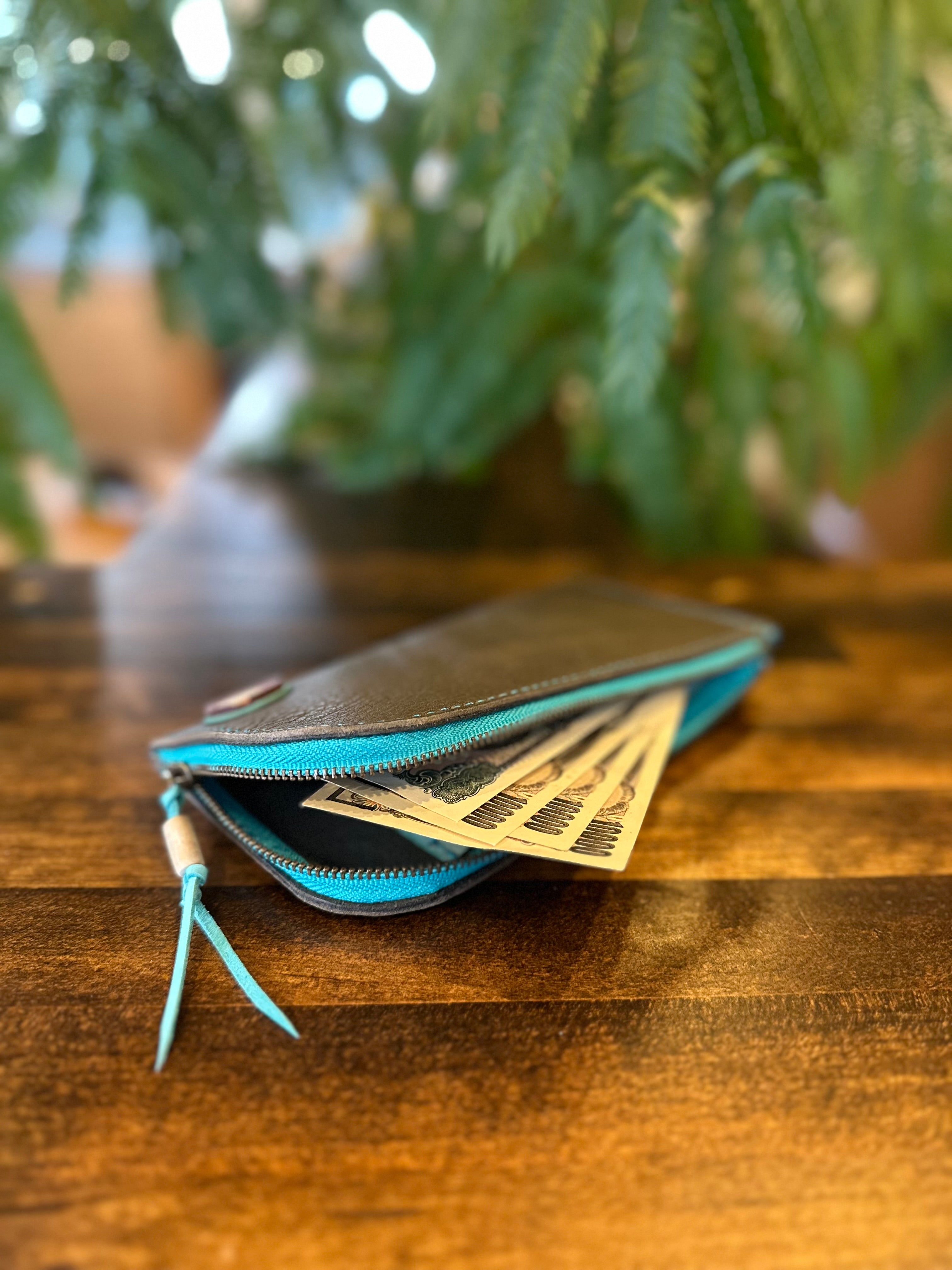 【屋久鹿革】島財布セミロング(カードポケット・屋久杉と夜光貝の切子柄ボタン付)