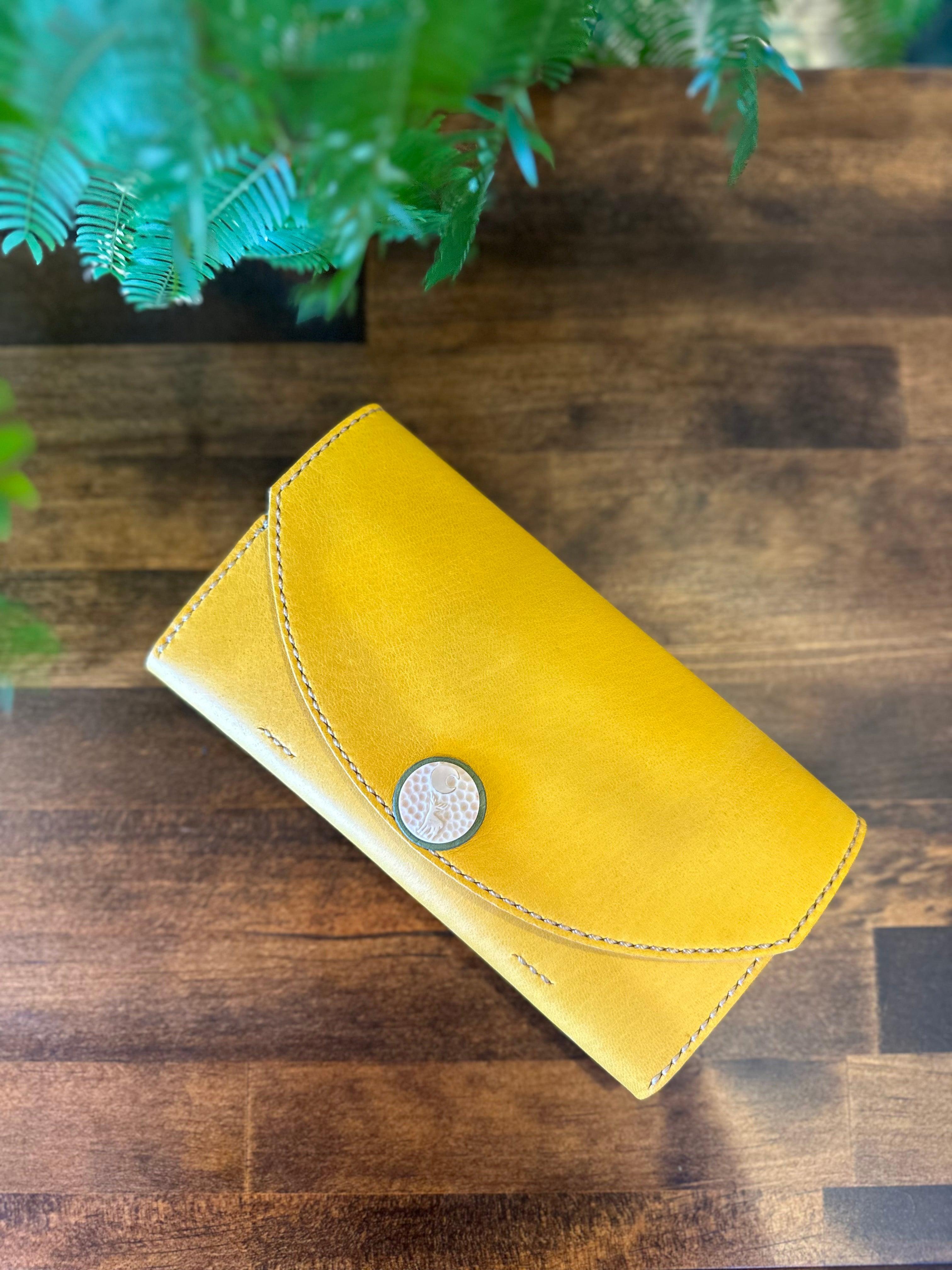 【屋久鹿革】ヤクシカと三日月のロングウォレット(一粒万倍日)【受注生産】