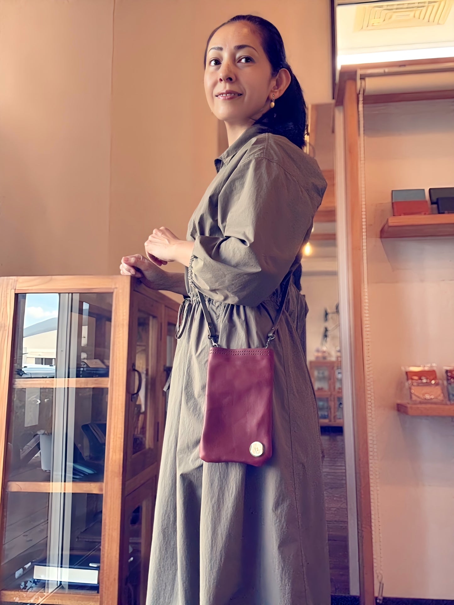 スマホサコッシュ・栃木レザー×屋久鹿レザー(ワイン)