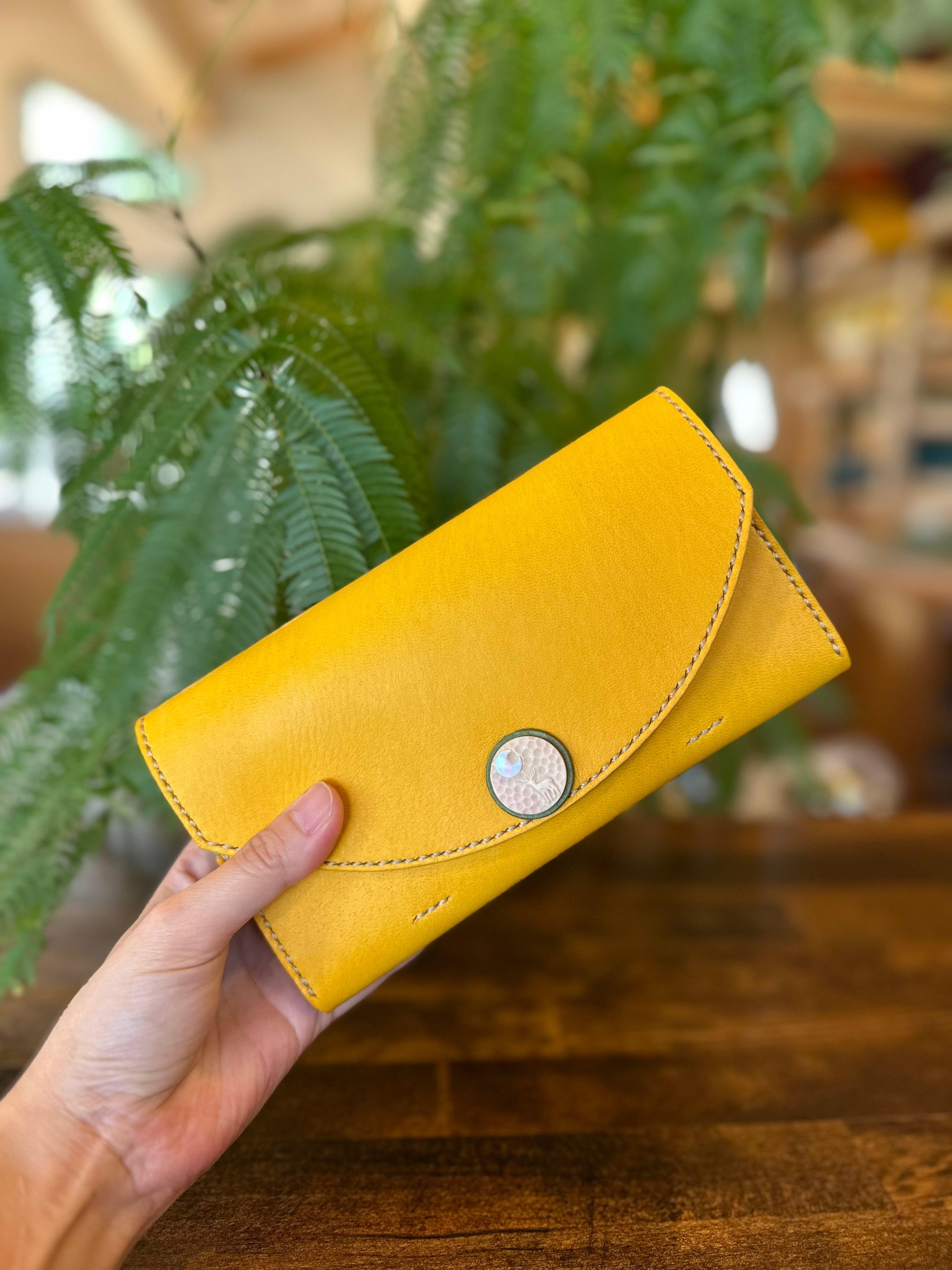 【屋久鹿革】ヤクシカと三日月のロングウォレット(一粒万倍日)【受注生産】