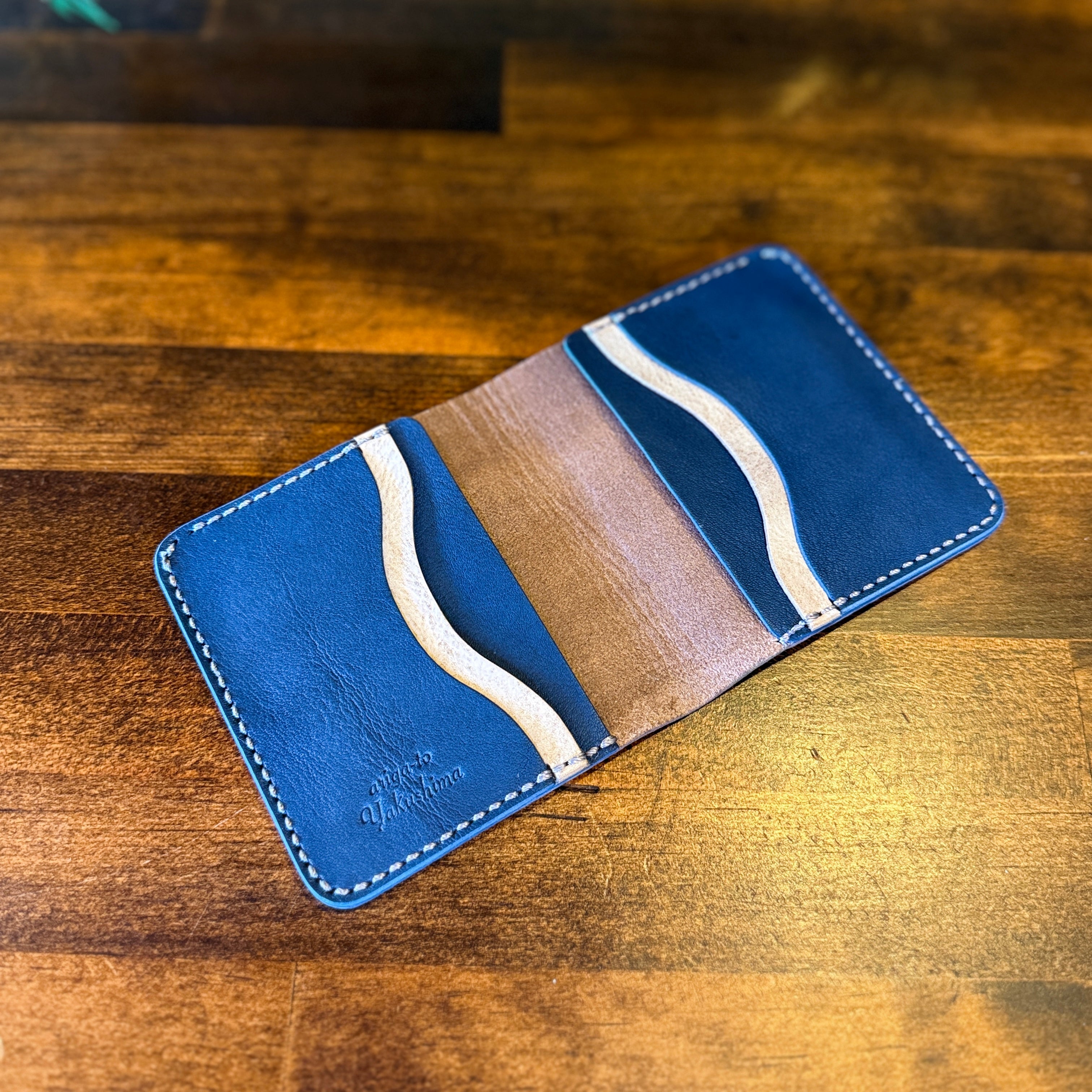 【蝦夷鹿革】家計管理Wallet／グレージュ×ネイビーブルー