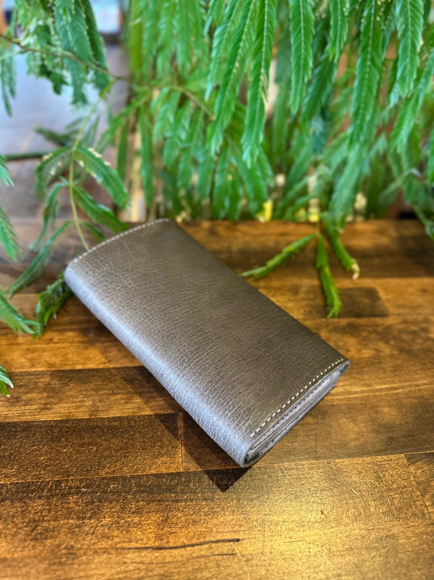 Clutch bag style long wallet (Mori)