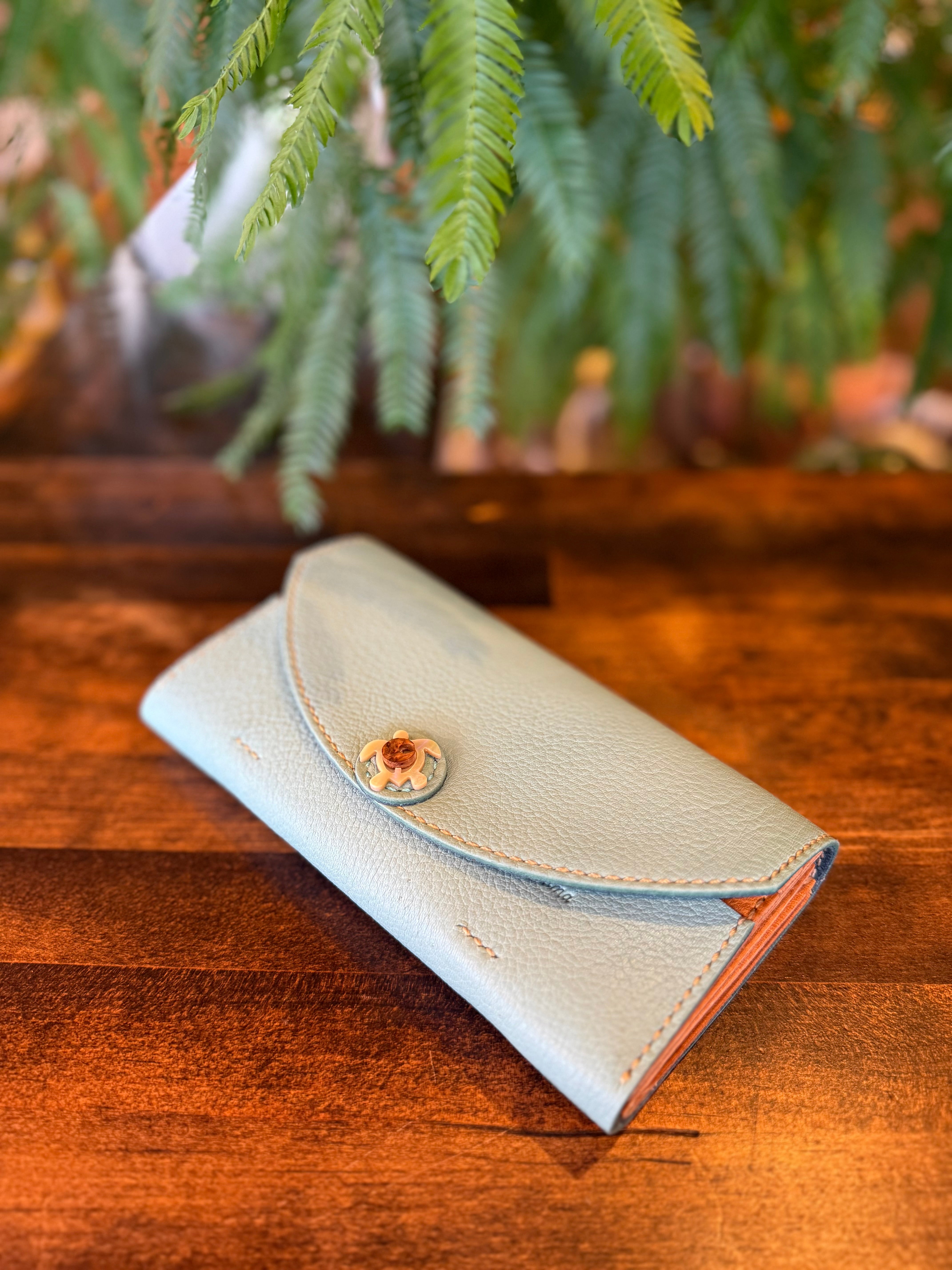 ウミガメのロングウォレット(ターコイズ×ライトキャメル)