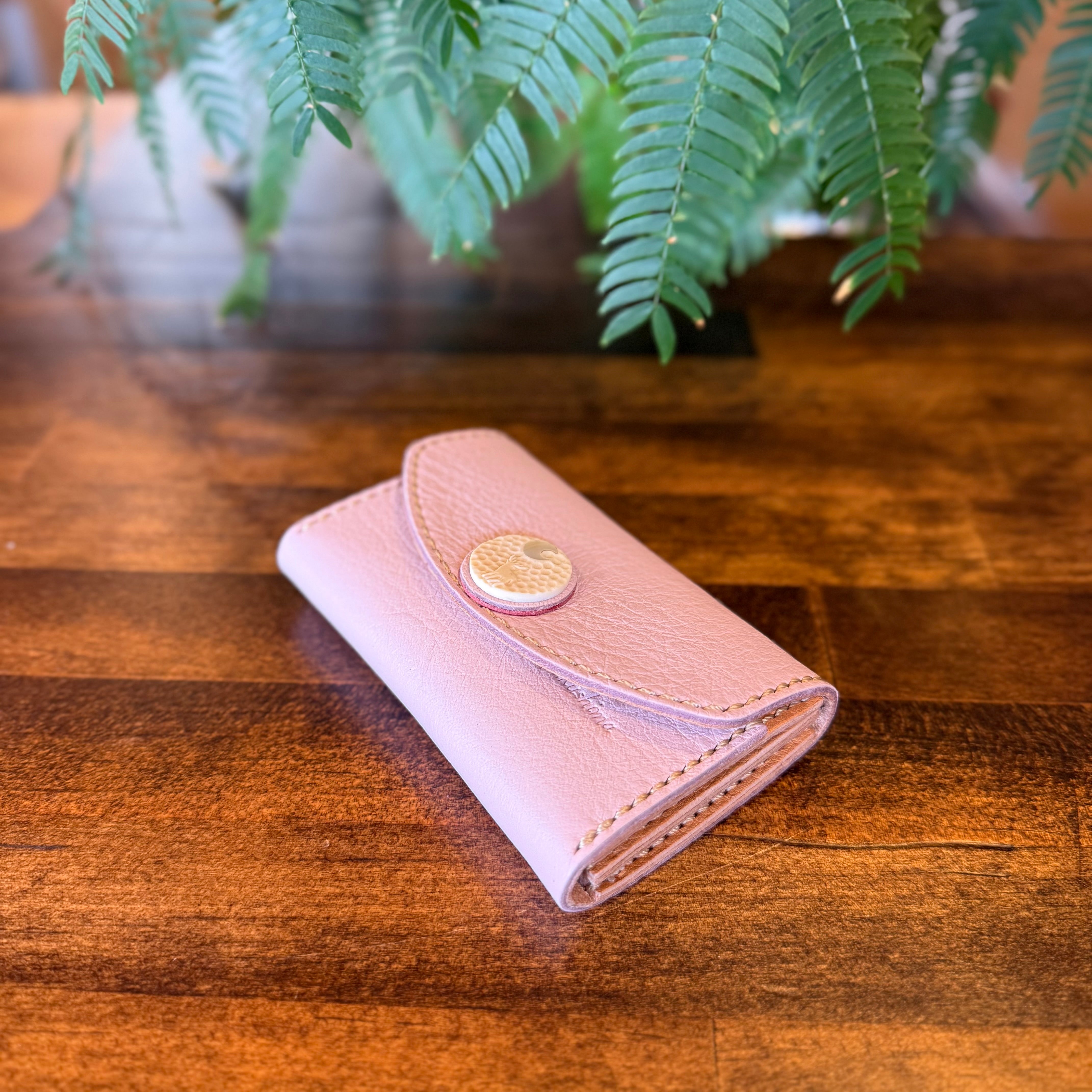 Wallet business card holder (Horns with Yakushika relief and luminous shell crescent moon)