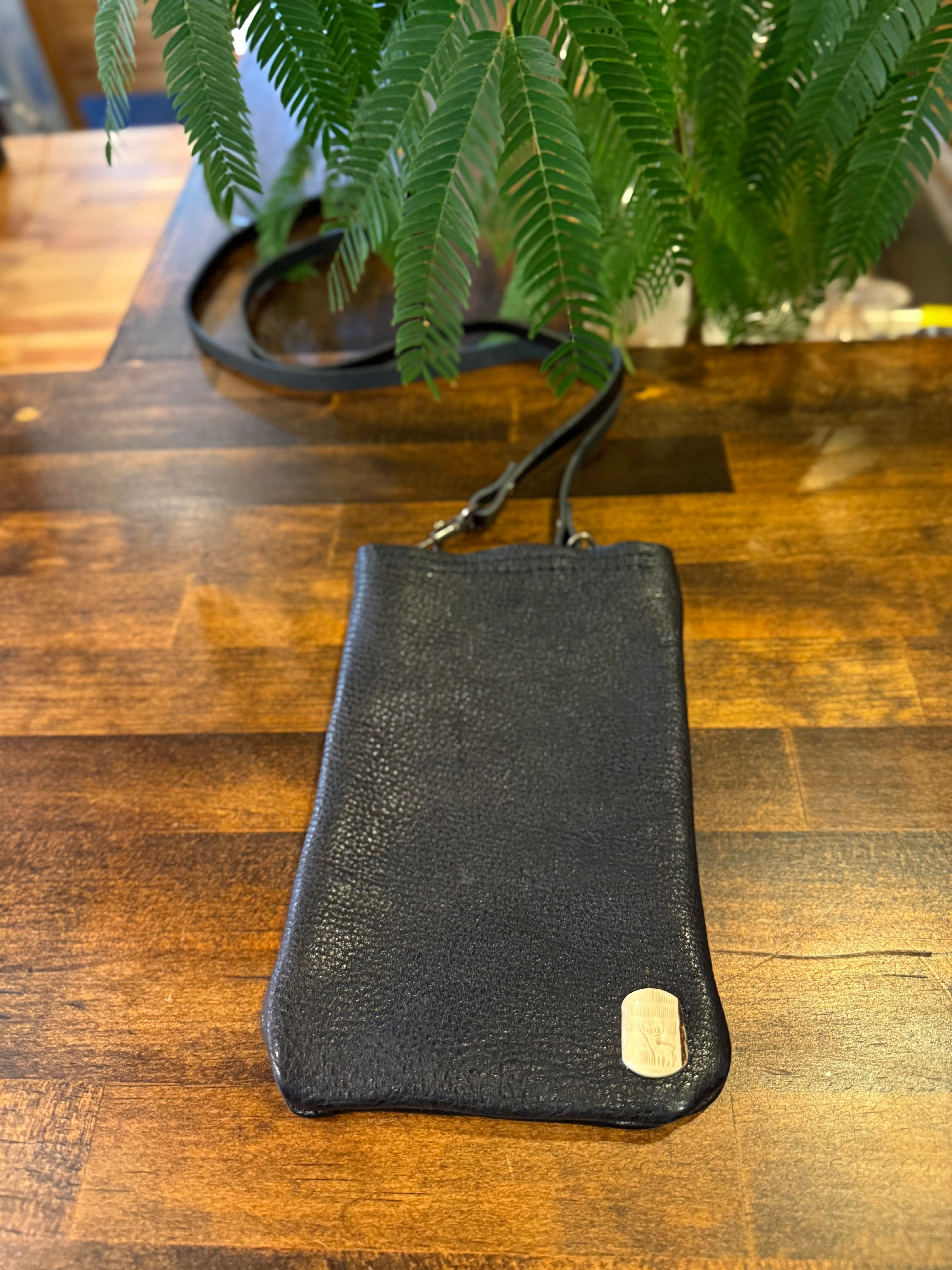 サコッシュ・京鹿革×屋久鹿のツノ（ブラック）