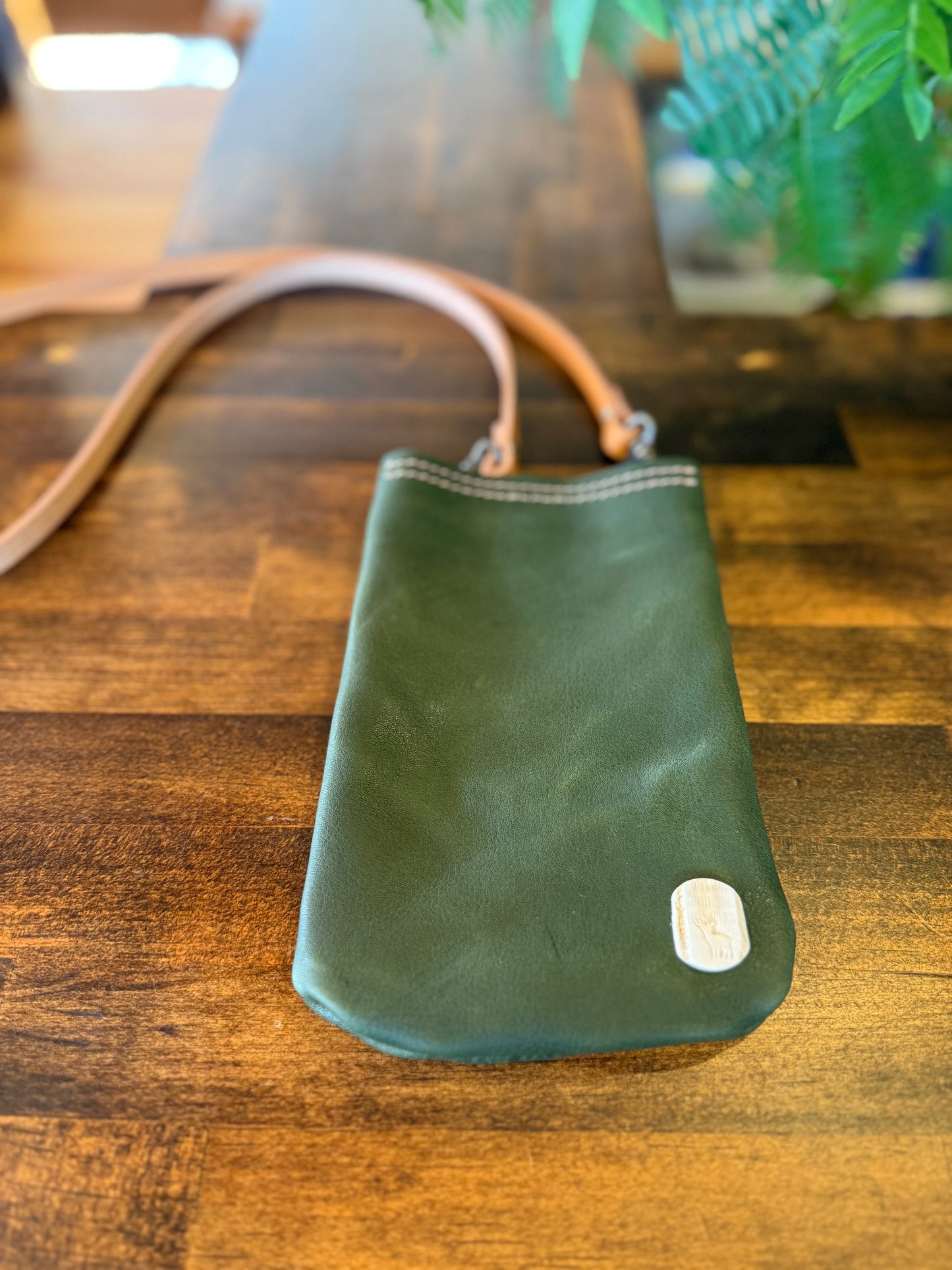 スマホサコッシュ・栃木レザー×屋久鹿レザー(グリーン)