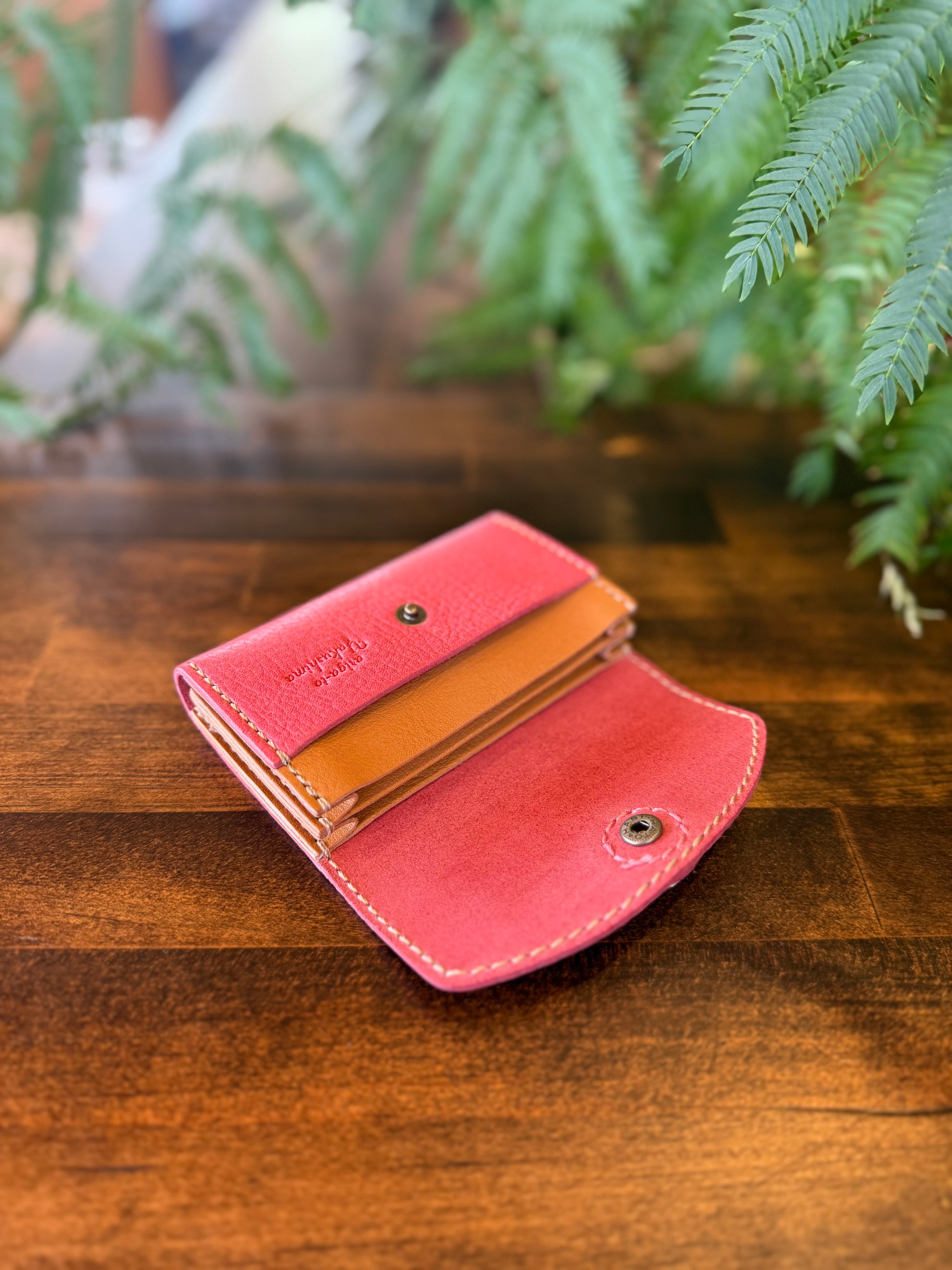 【屋久鹿革】おさいふ名刺入れ (ツノにヤクシカレリーフ・夜光貝の三日月)