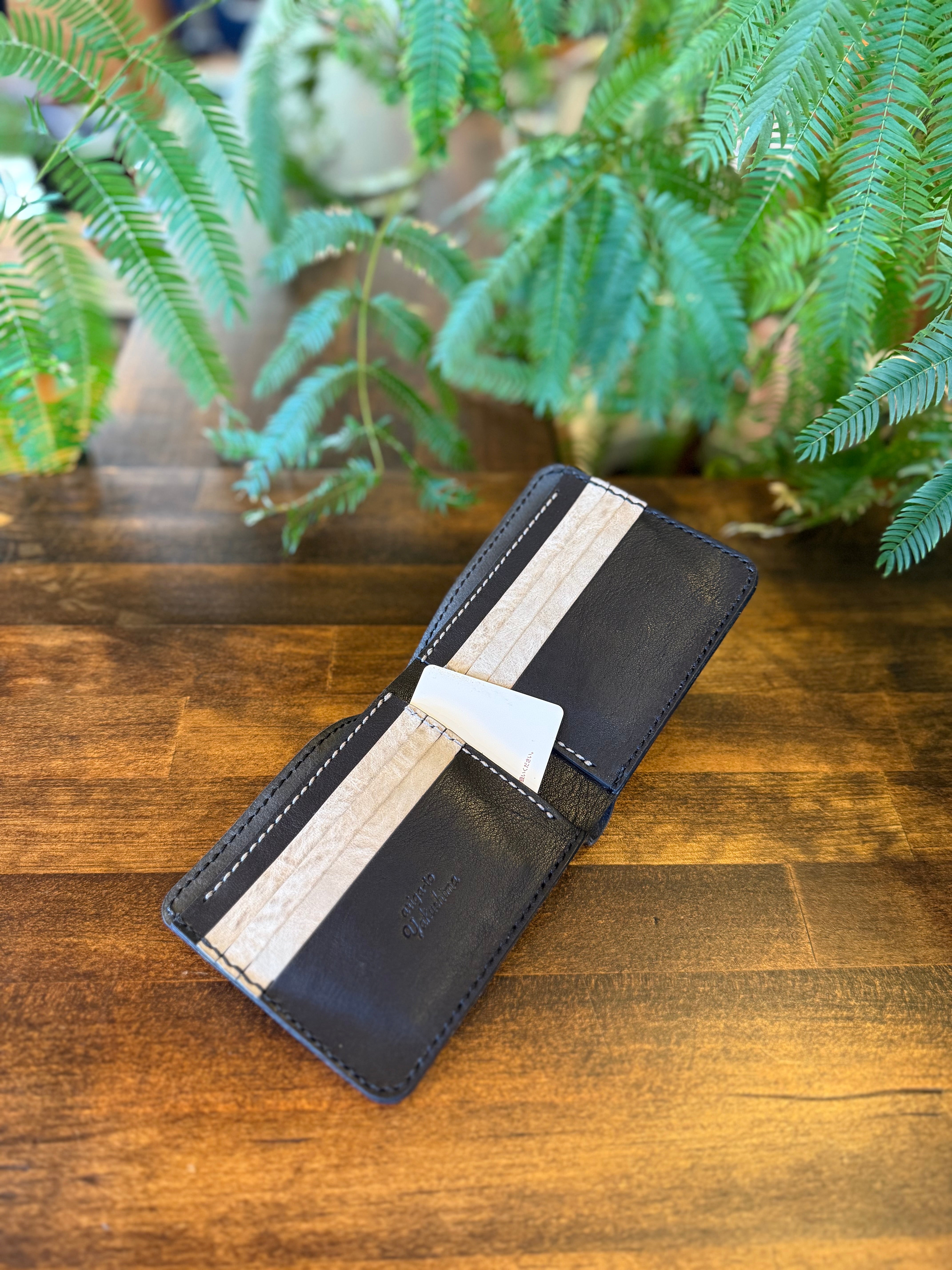 【京鹿革】二つ折り財布「黒味岳」