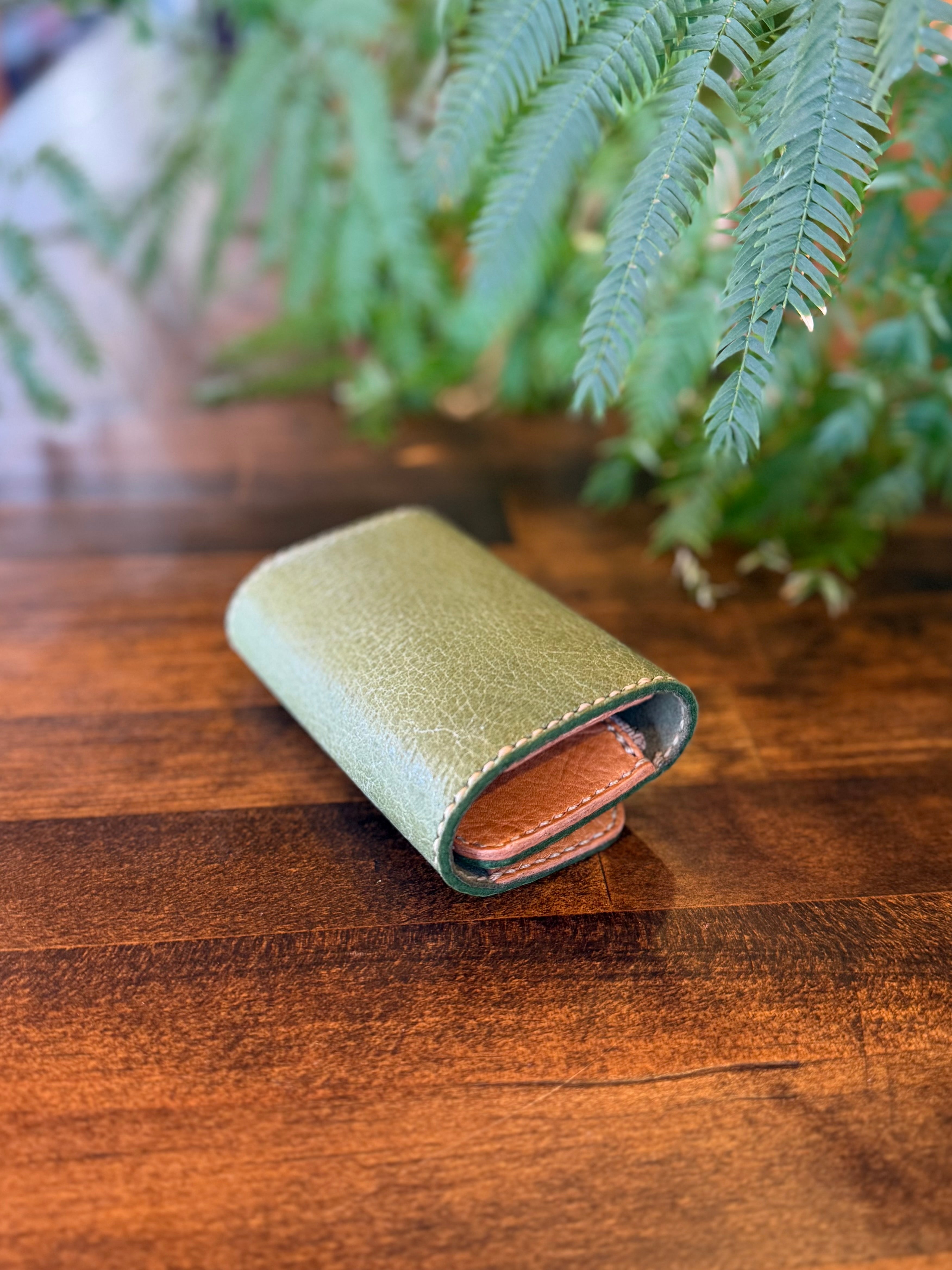 【屋久鹿革】おさいふキーケース(苔×ライトキャメル)