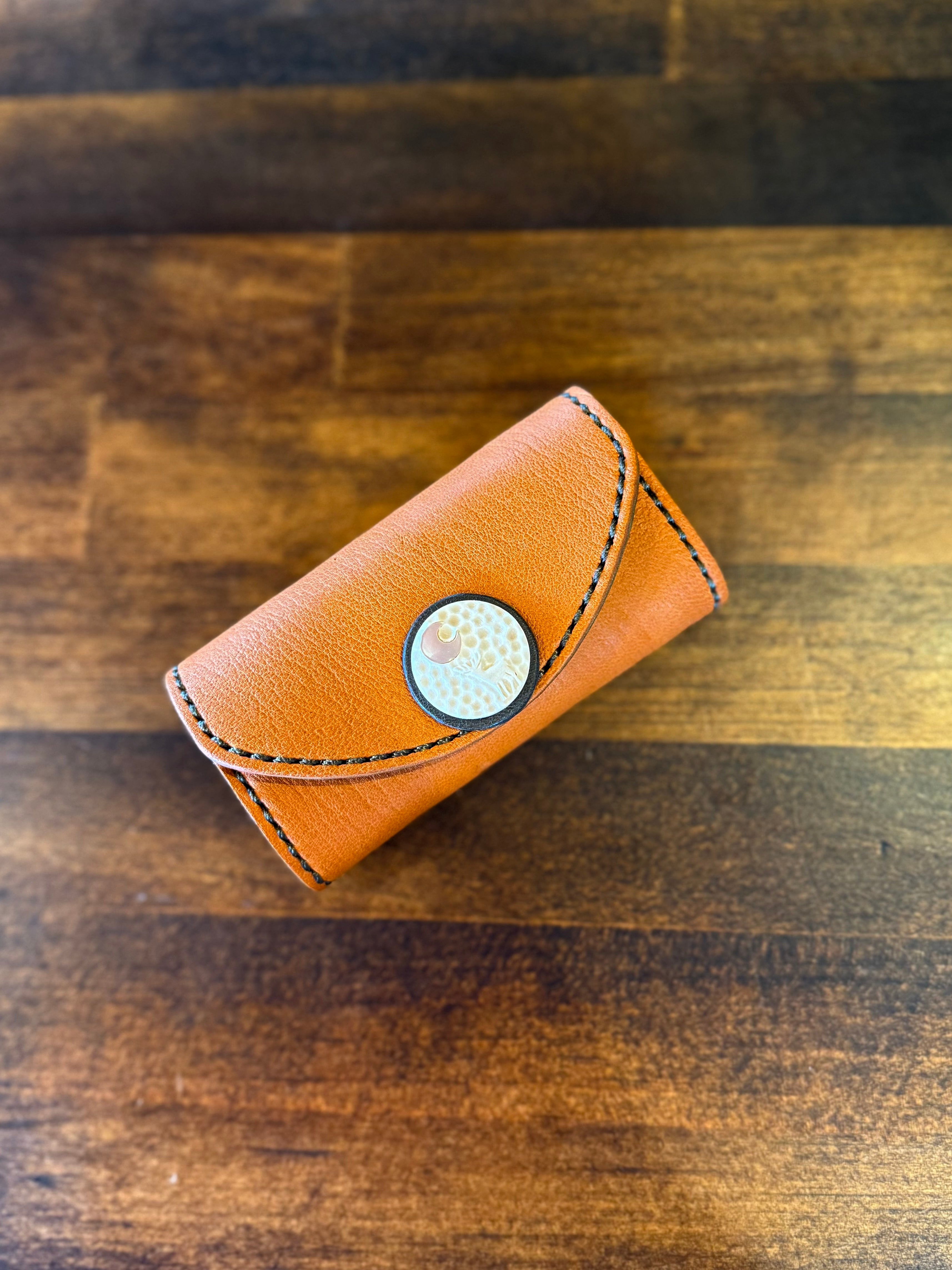 【屋久鹿革】キーケース(ツノにヤクシカ・夜光貝の三日月)