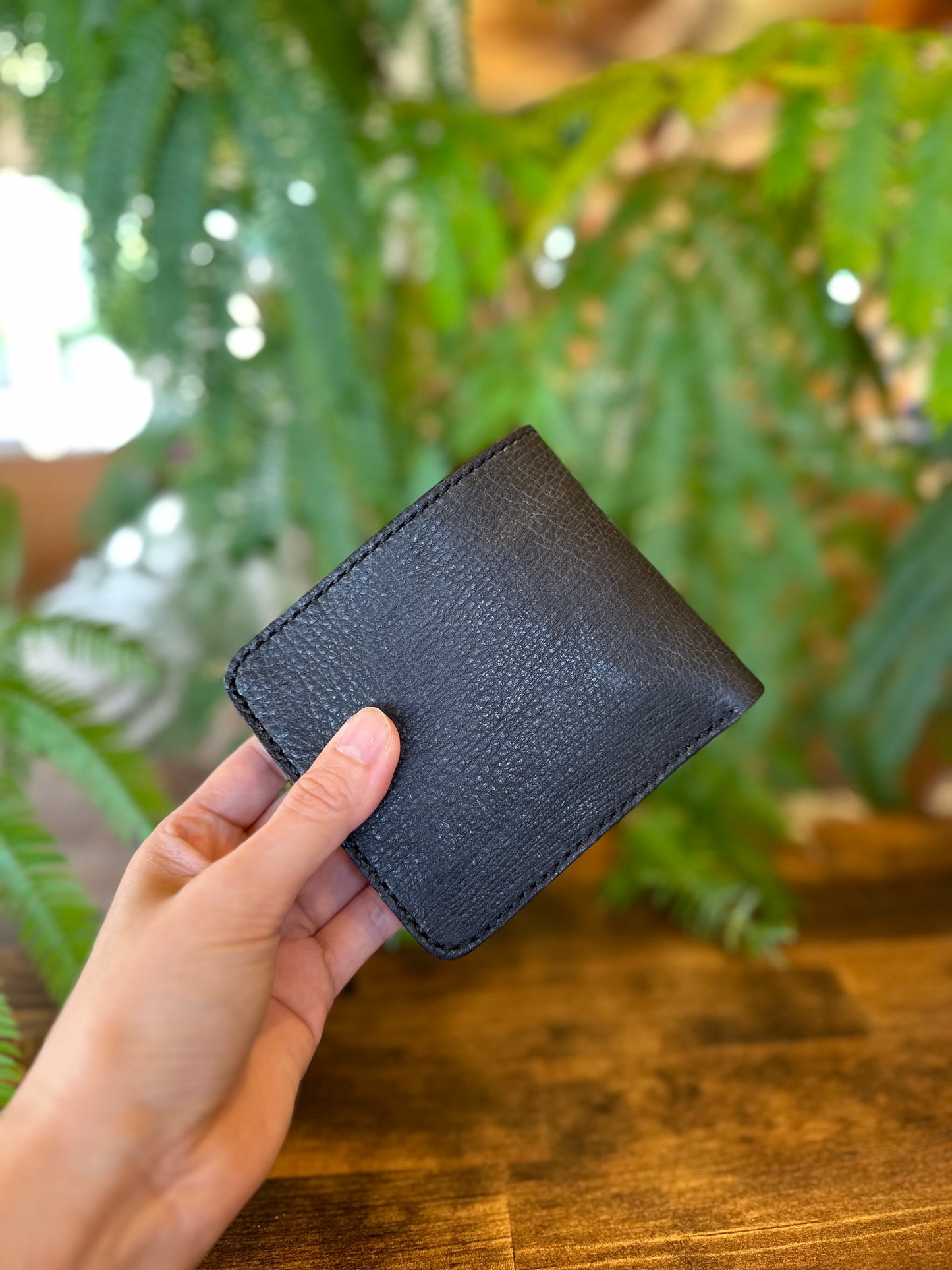 Bi-fold wallet (black x camel) 