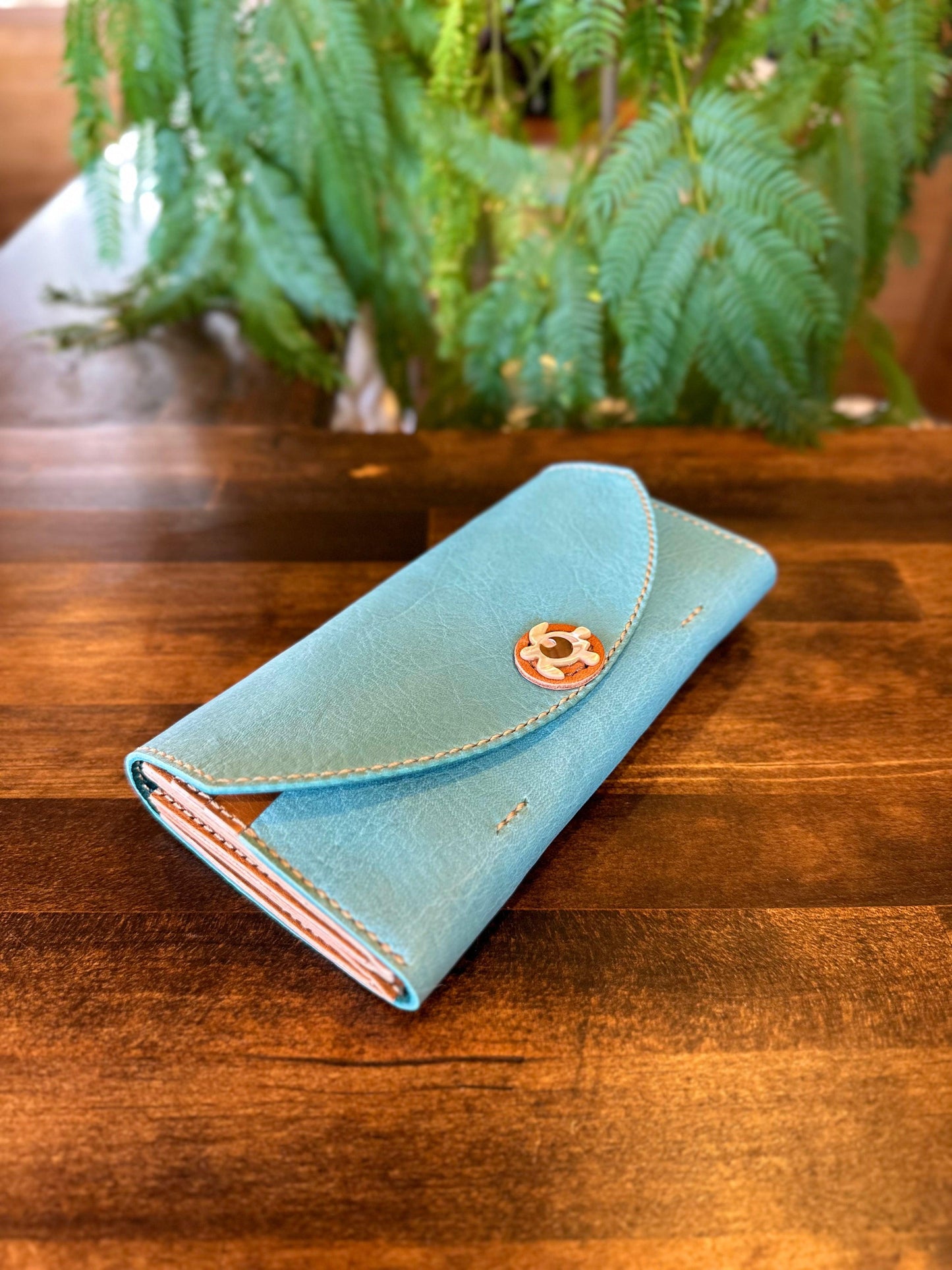 Sea turtle long wallet (turquoise x light camel)