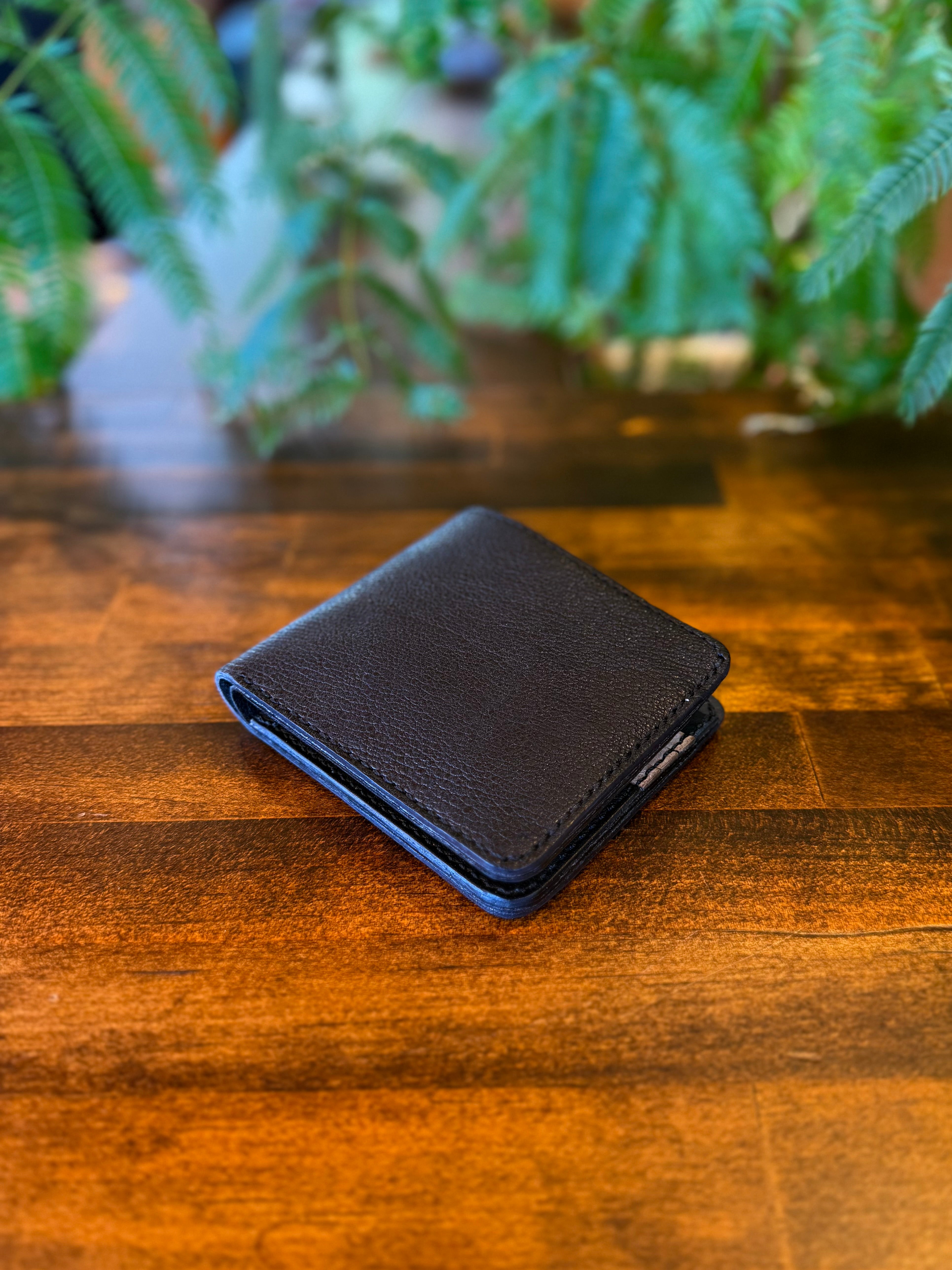 【京鹿革】二つ折り財布「黒味岳」