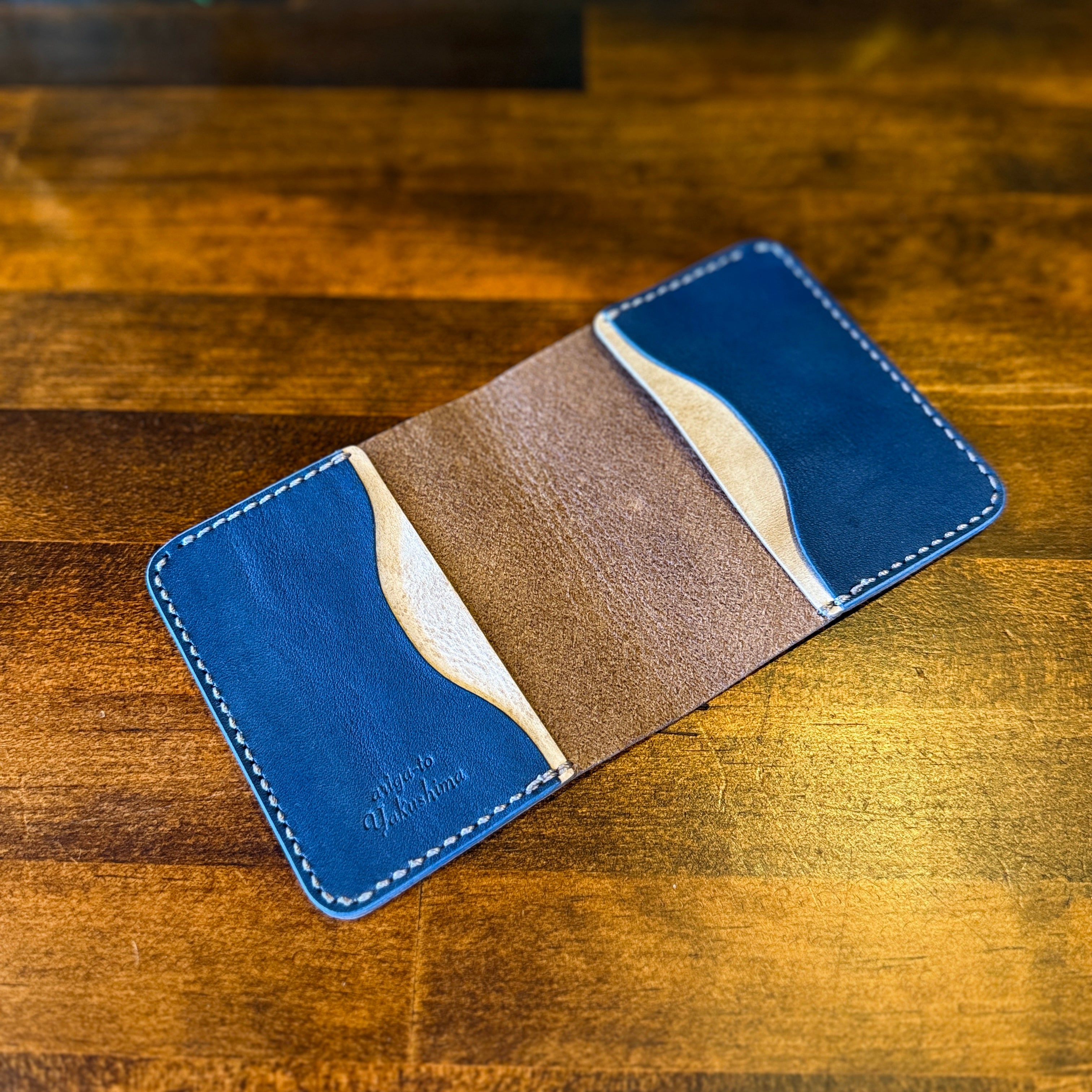 【蝦夷鹿革】家計管理Wallet／グレージュ×ネイビーブルー