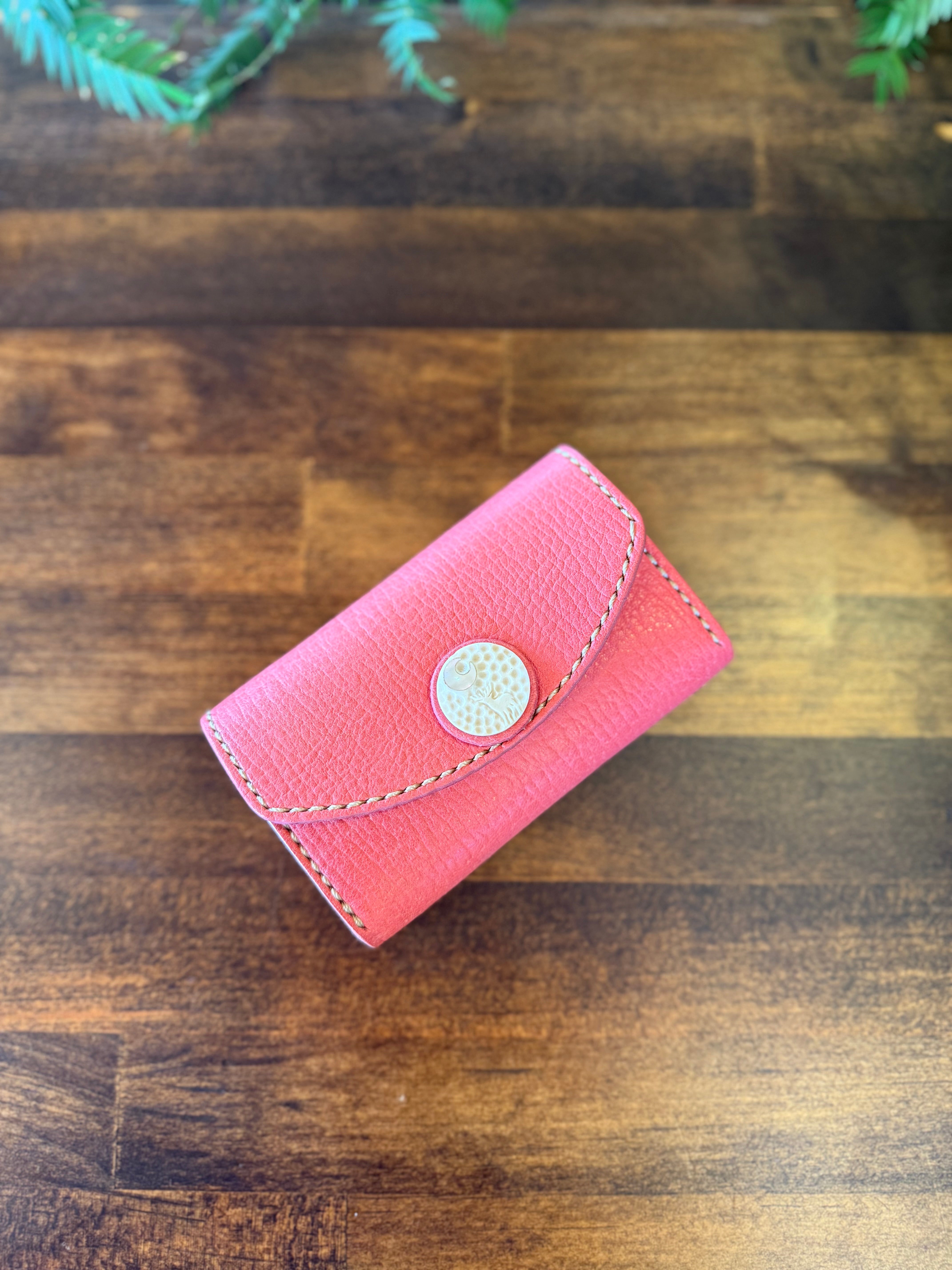 【屋久鹿革】おさいふ名刺入れ (ツノにヤクシカレリーフ・夜光貝の三日月)