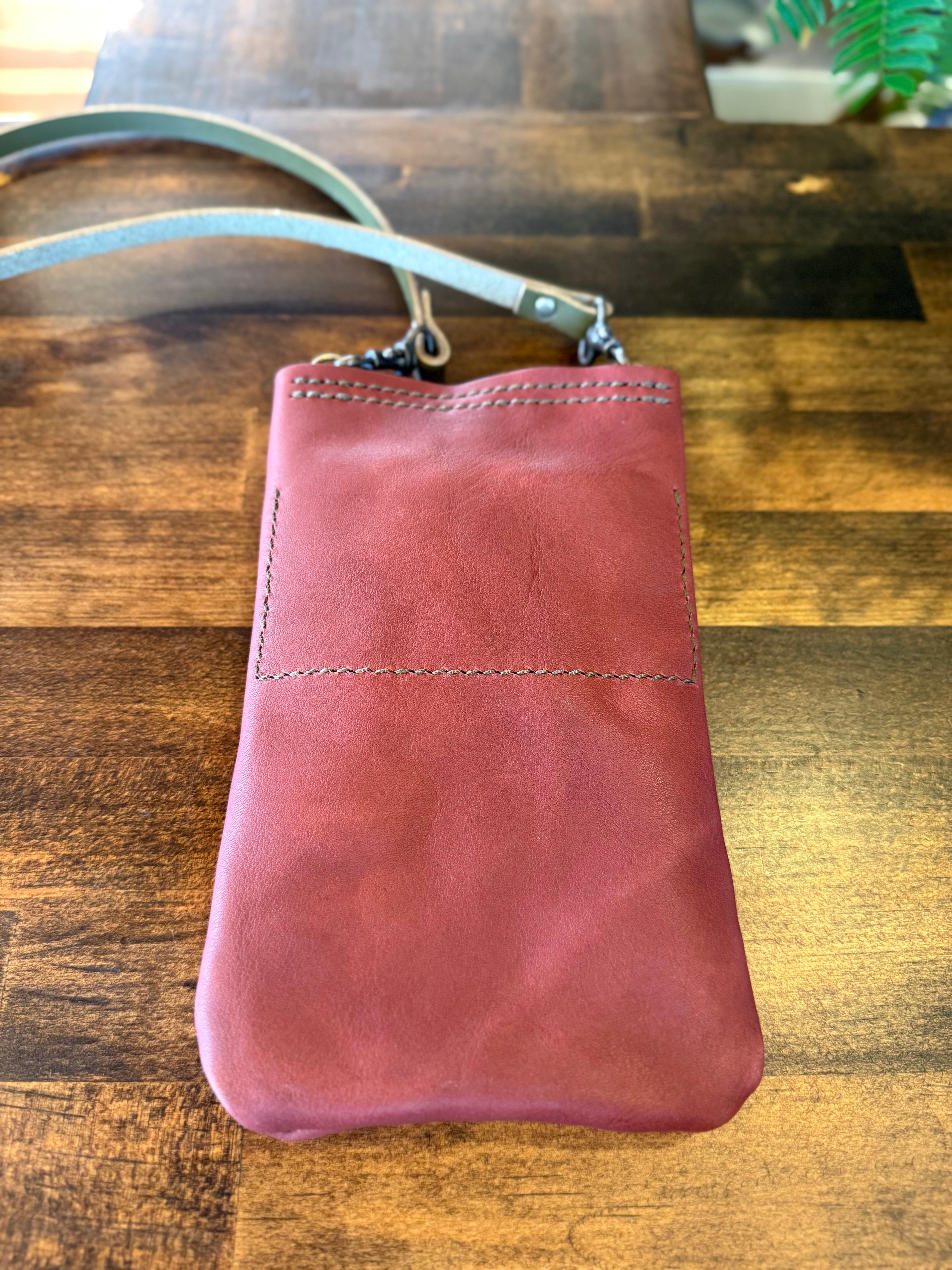 スマホサコッシュ・栃木レザー×屋久鹿革(ワイン)