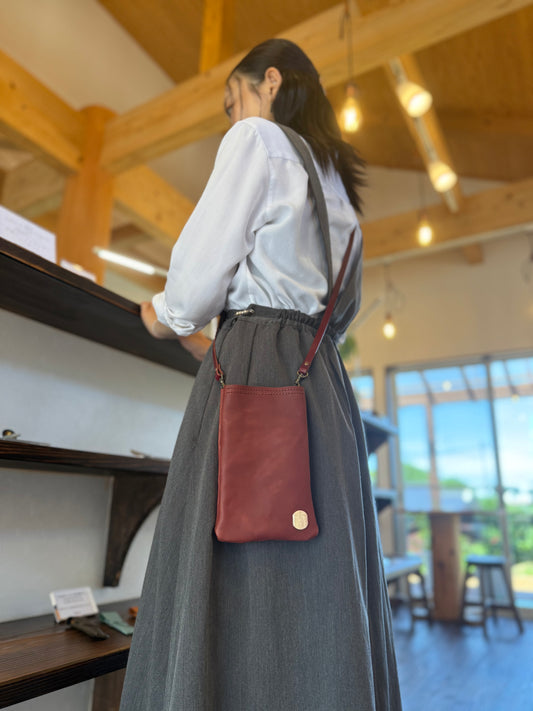 スマホサコッシュ・栃木レザー×屋久鹿レザー(ワイン)