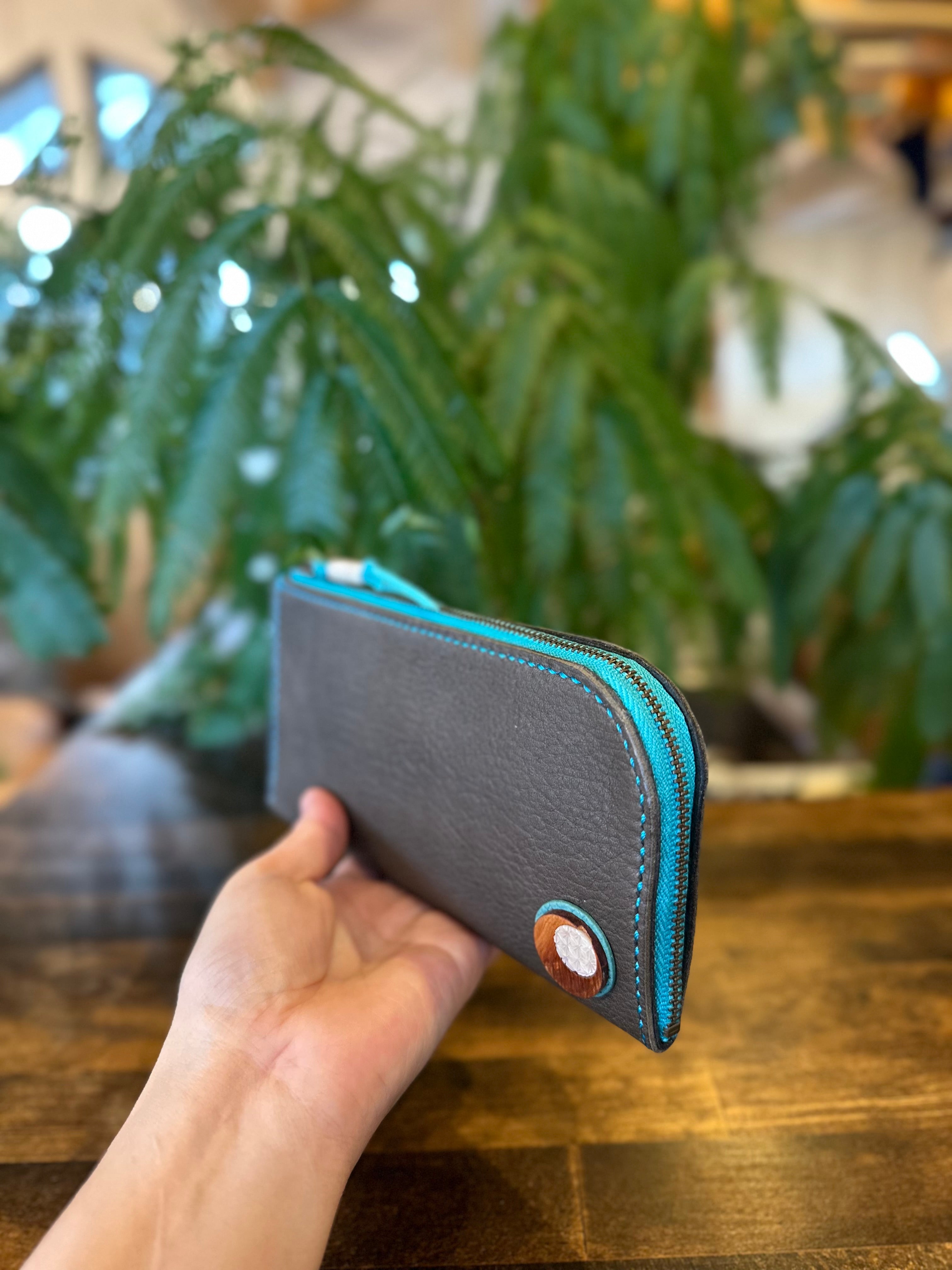 【屋久鹿革】島財布セミロング(カードポケット・屋久杉と夜光貝の切子柄ボタン付)