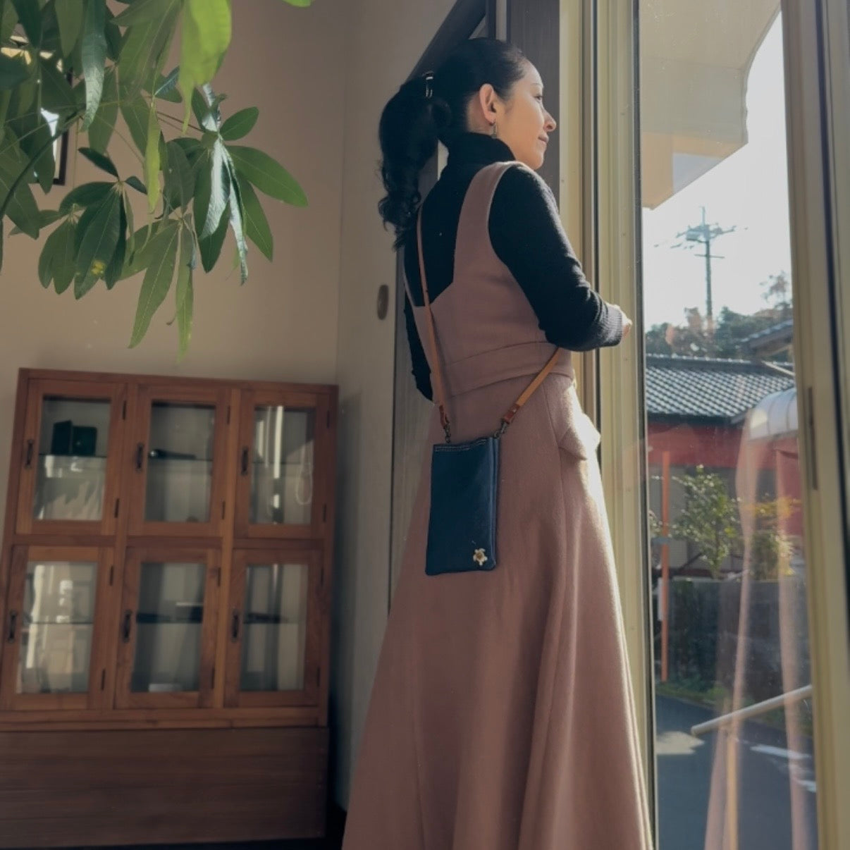 【蝦夷鹿革】サコッシュ【屋久島飾りボタン】