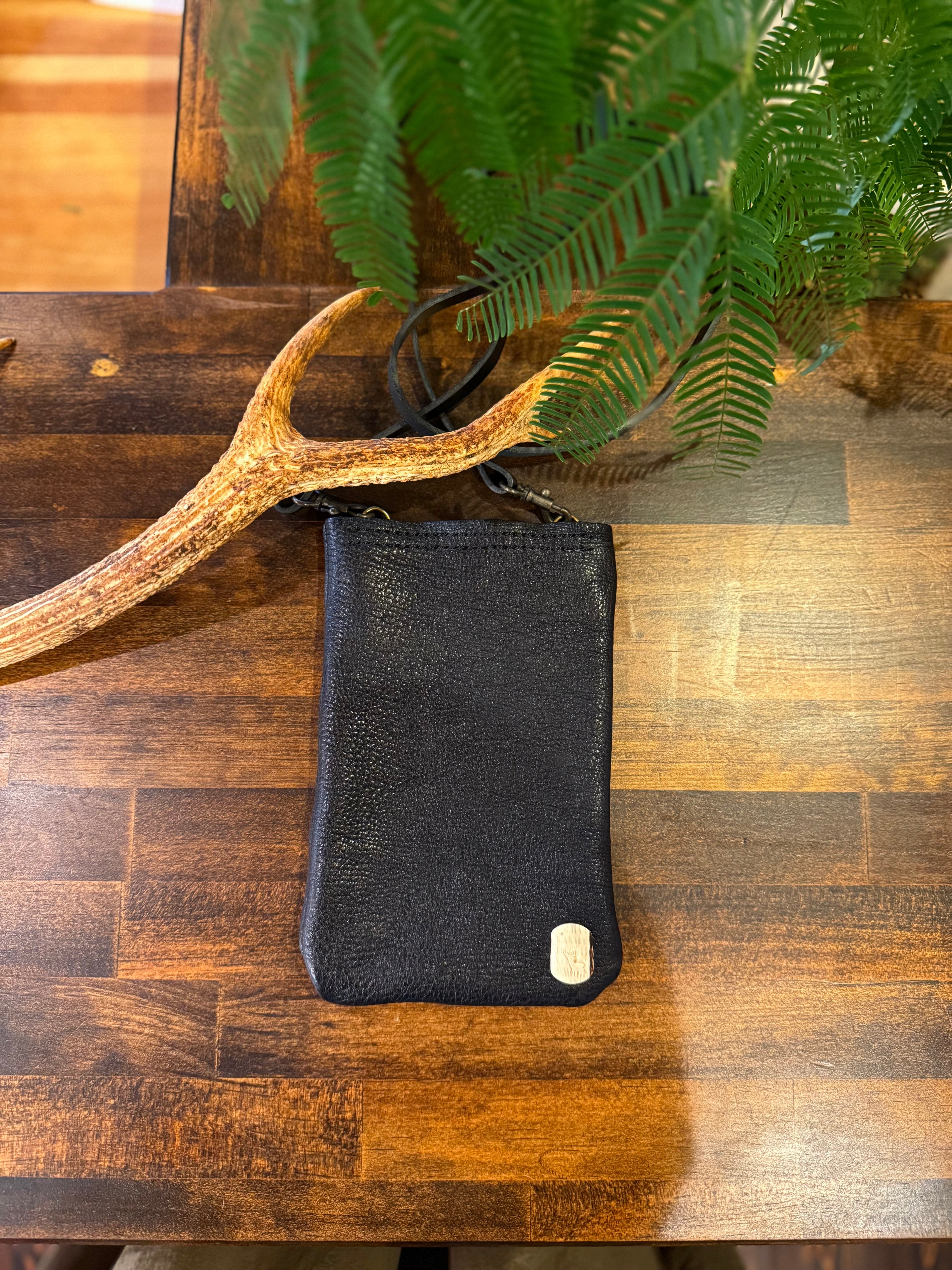 サコッシュ・京鹿革×屋久鹿のツノ（ブラック）