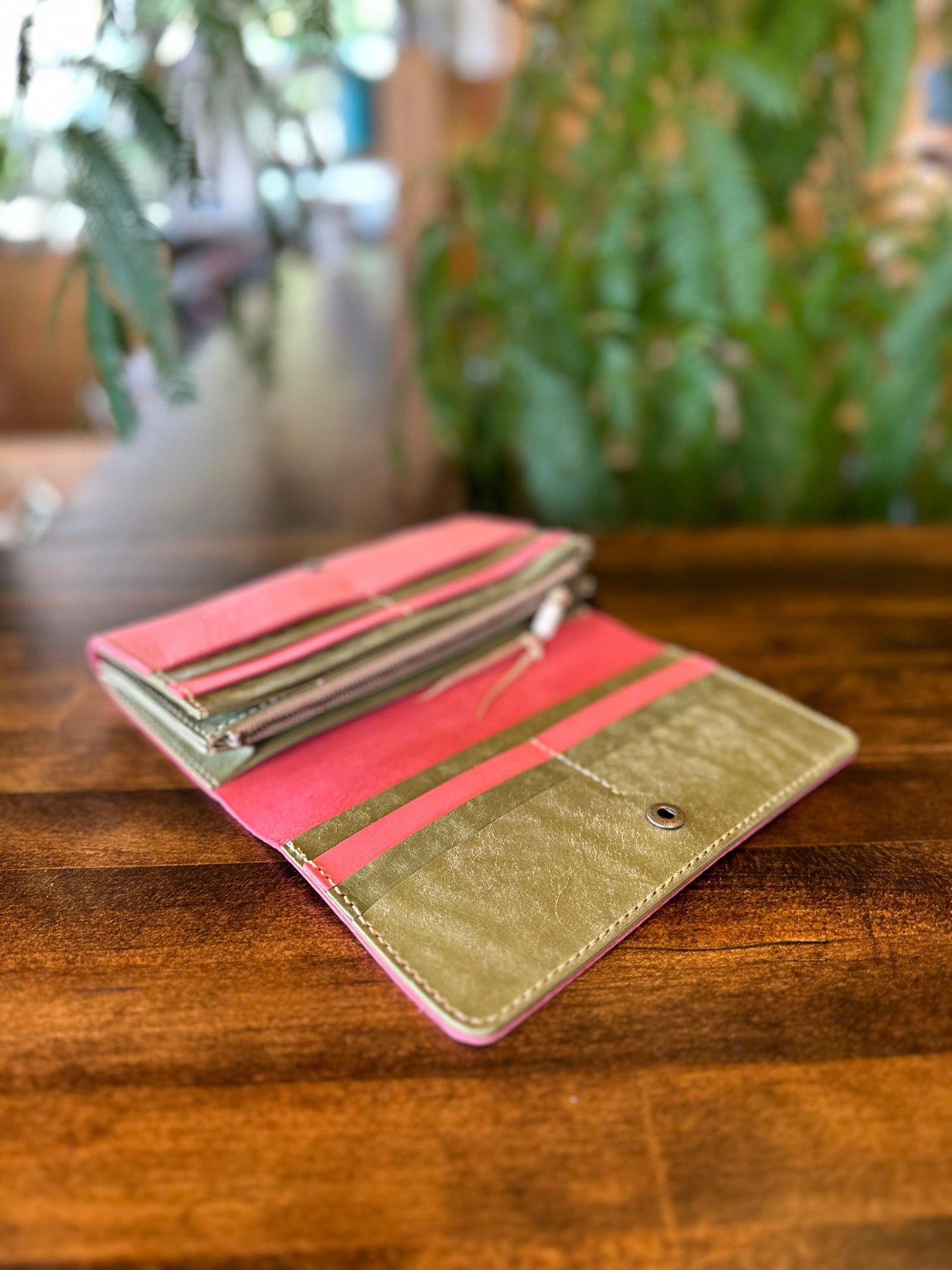 Clutch-style long wallet (cherry blossom)