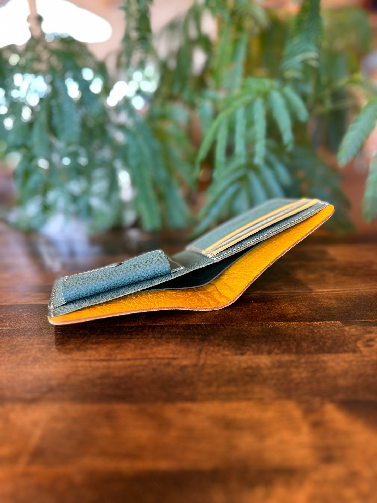 Bi-fold wallet (Hitotsubu Manbai Day)