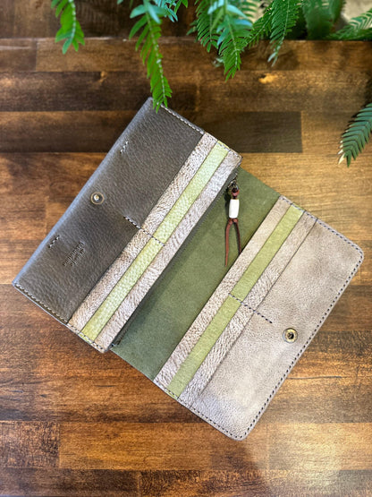 Clutch bag style long wallet (Mori)