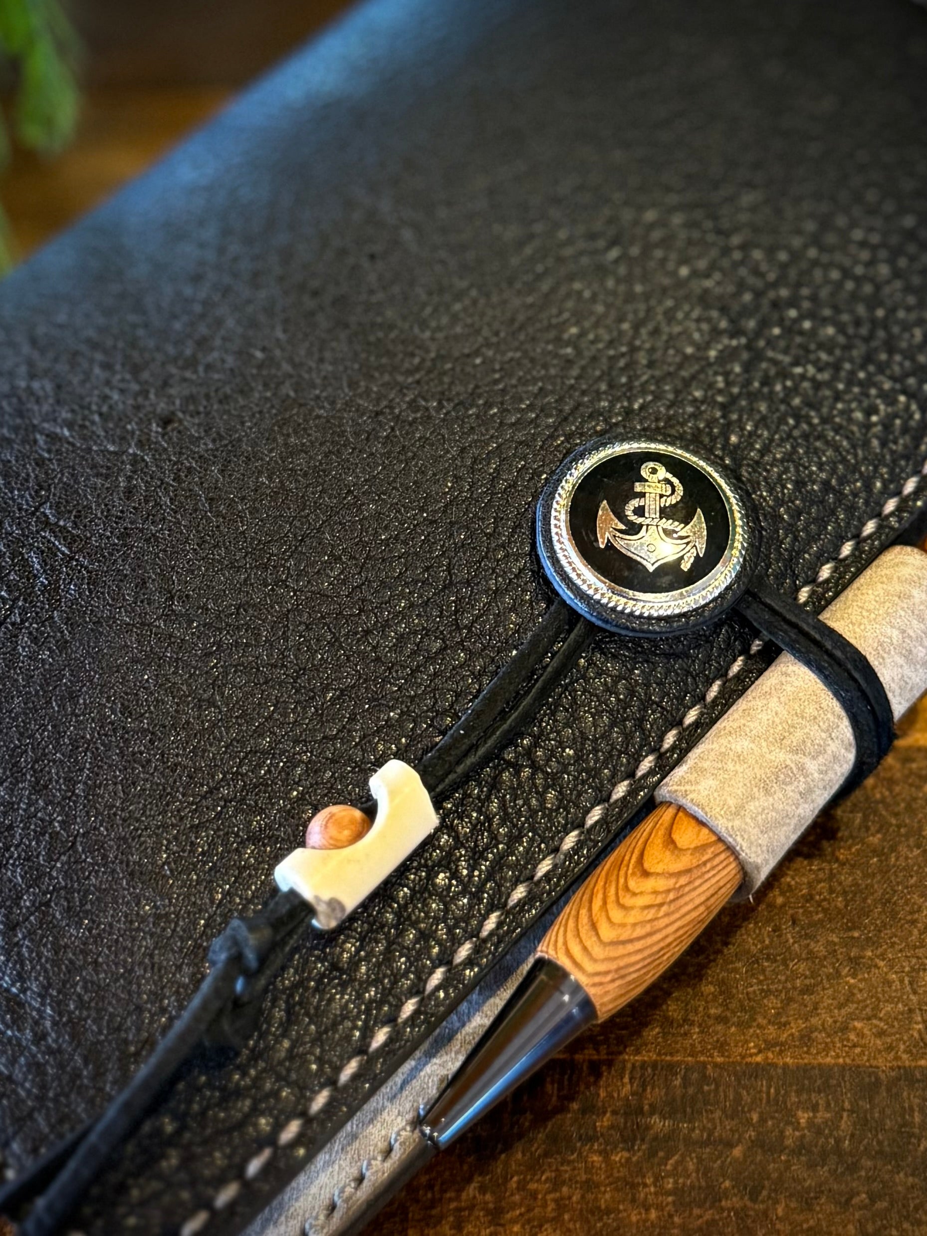 【一点物・京鹿革】システム手帳カバー〈バイブルサイズ〉