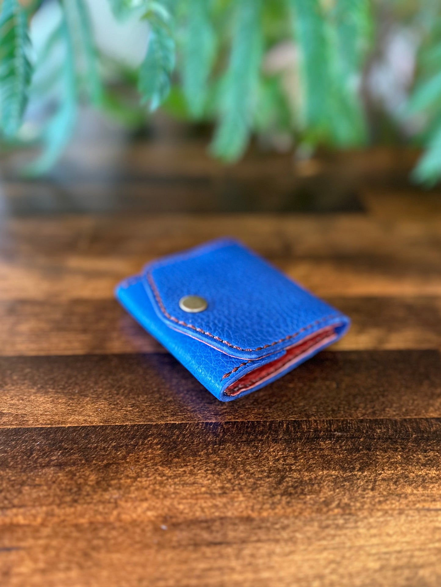 Box-shaped coin case (blue x camel)