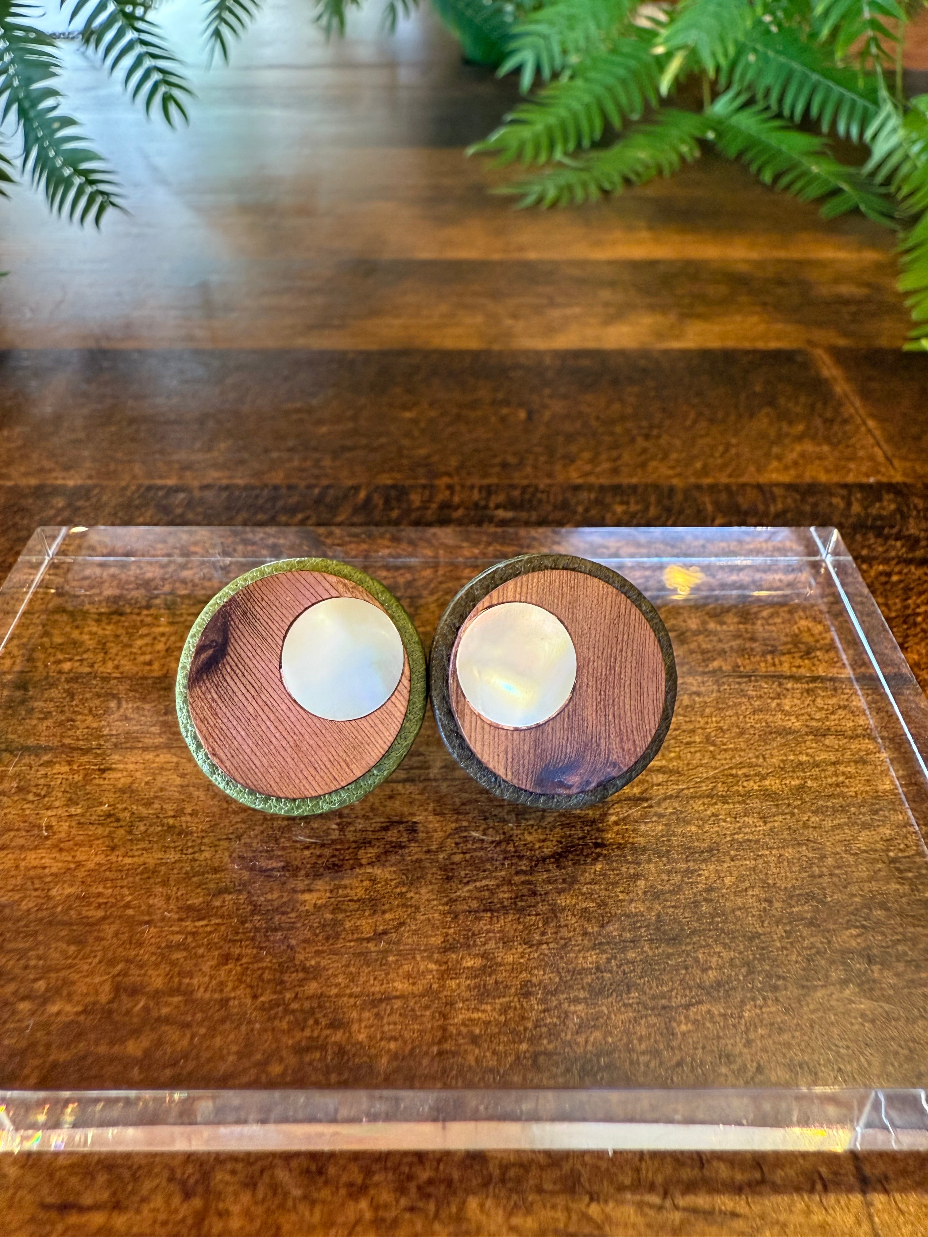 屋久杉×夜光貝 ピアス