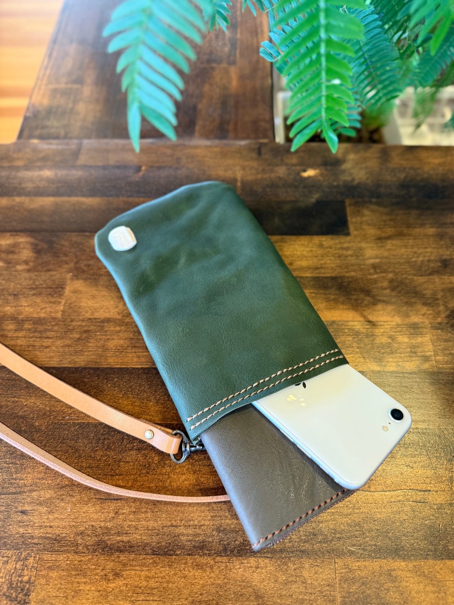 スマホサコッシュ・栃木レザー×屋久鹿レザー(グリーン)
