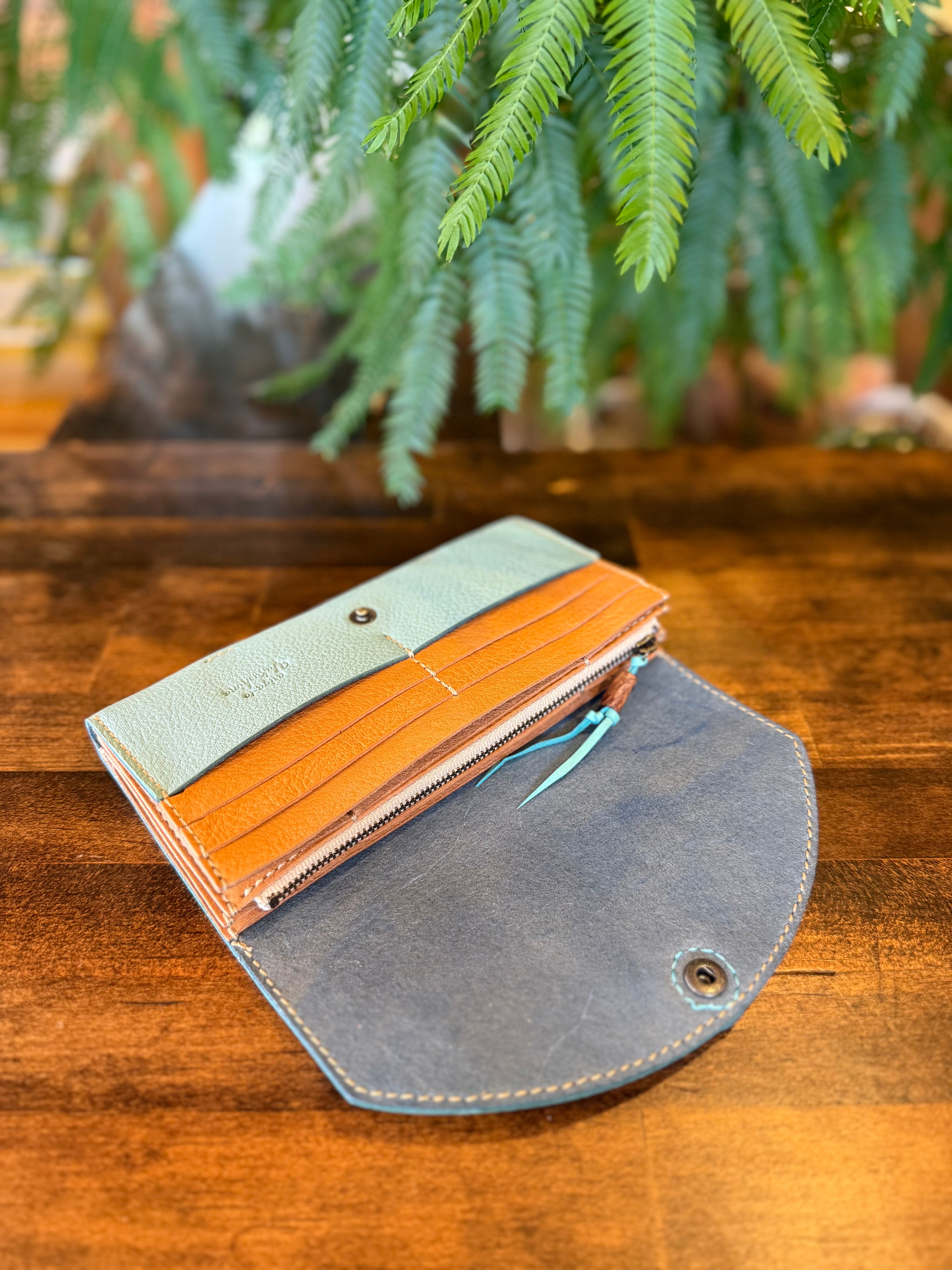 ウミガメのロングウォレット(ターコイズ×ライトキャメル)